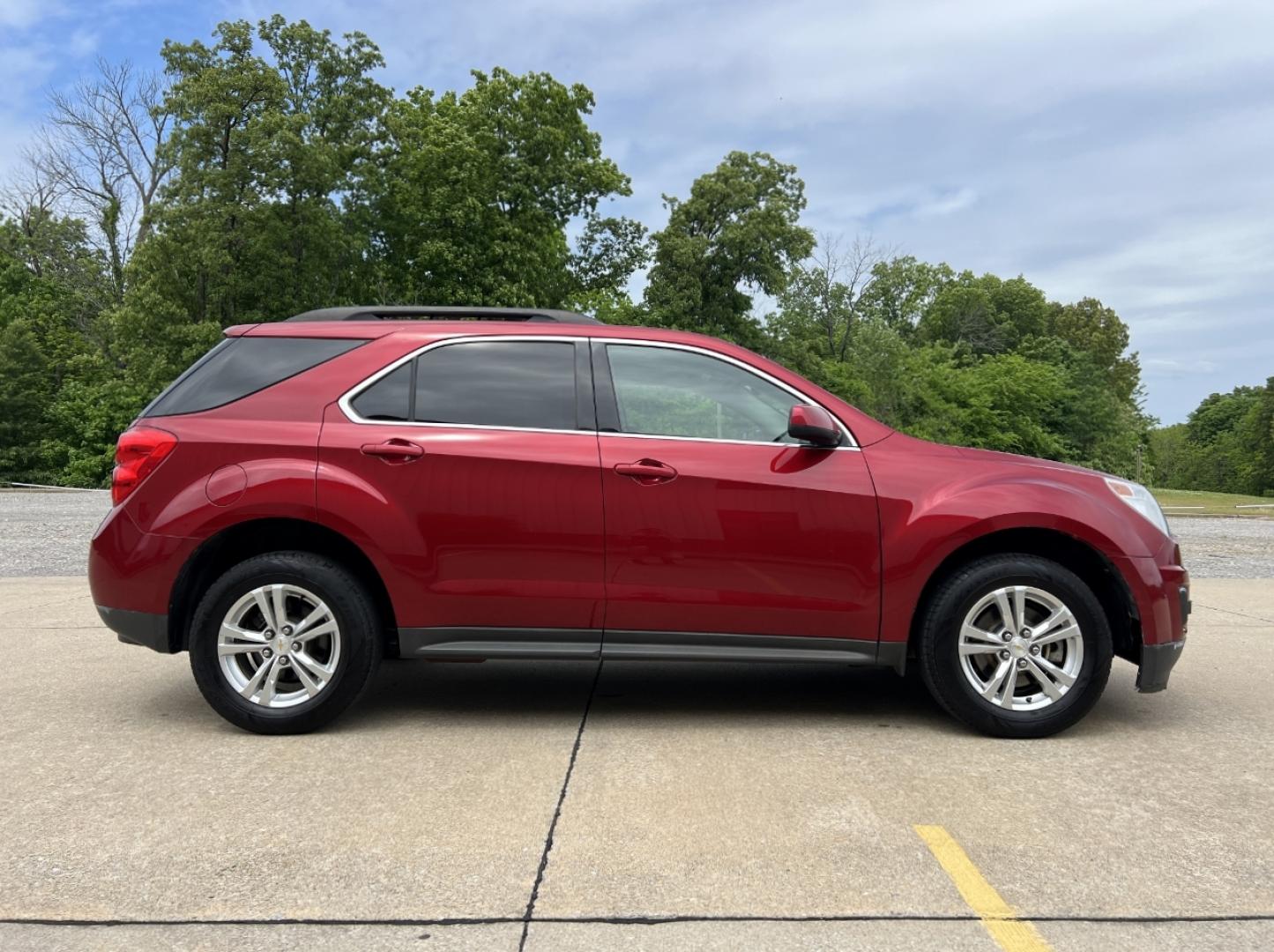 2015 RED /Tan Cloth Chevrolet Equinox 1LT 2WD (2GNALBEK6F1) with an 2.4L 4 Cyl. engine, Automatic transmission, located at 506 S. Kingshighway, Cape Girardeau, MO, 63703, (573) 235-5000, 37.294991, -89.553635 - 2015 Chevrolet Equinox LT 96xxx miles Front Wheel Drive 2.4L 4 Cyl. Automatic Backup Camera Bluetooth Cruise Power Windows/Locks/Mirrors We have financing available and we accept trades! Fill out a credit application on our website or come by today! If you have any questions, give us a cal - Photo#5