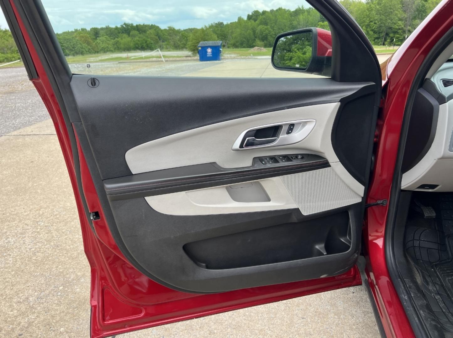 2015 RED /Tan Cloth Chevrolet Equinox 1LT 2WD (2GNALBEK6F1) with an 2.4L 4 Cyl. engine, Automatic transmission, located at 506 S. Kingshighway, Cape Girardeau, MO, 63703, (573) 235-5000, 37.294991, -89.553635 - 2015 Chevrolet Equinox LT 96xxx miles Front Wheel Drive 2.4L 4 Cyl. Automatic Backup Camera Bluetooth Cruise Power Windows/Locks/Mirrors We have financing available and we accept trades! Fill out a credit application on our website or come by today! If you have any questions, give us a cal - Photo#10