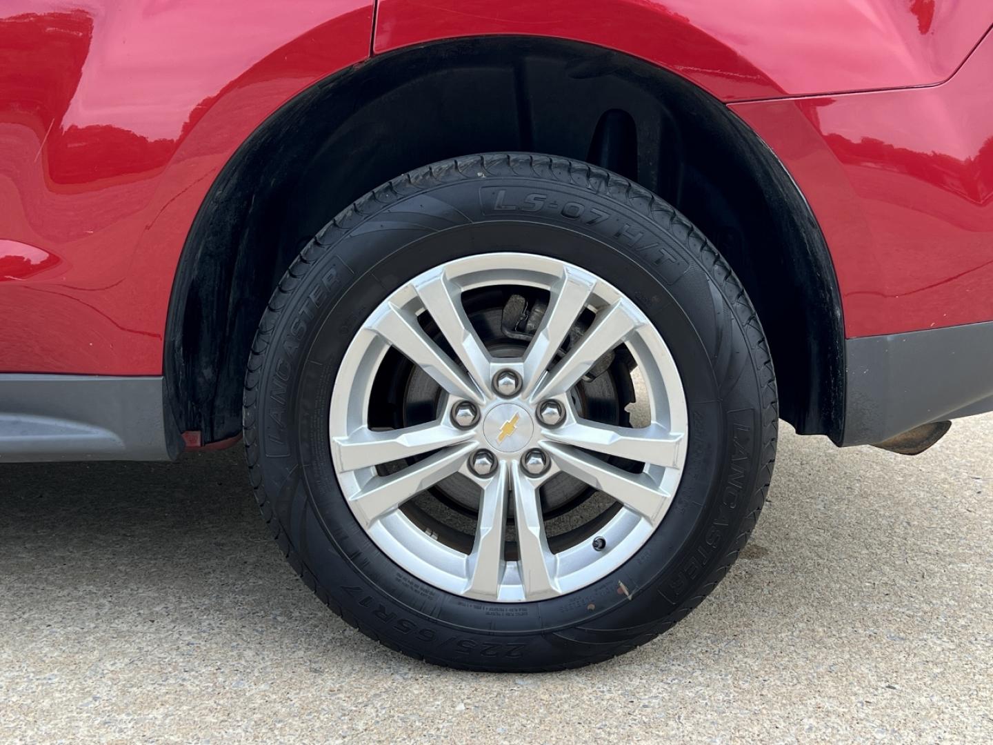2015 RED /Tan Cloth Chevrolet Equinox 1LT 2WD (2GNALBEK6F1) with an 2.4L 4 Cyl. engine, Automatic transmission, located at 506 S. Kingshighway, Cape Girardeau, MO, 63703, (573) 235-5000, 37.294991, -89.553635 - 2015 Chevrolet Equinox LT 96xxx miles Front Wheel Drive 2.4L 4 Cyl. Automatic Backup Camera Bluetooth Cruise Power Windows/Locks/Mirrors We have financing available and we accept trades! Fill out a credit application on our website or come by today! If you have any questions, give us a cal - Photo#32