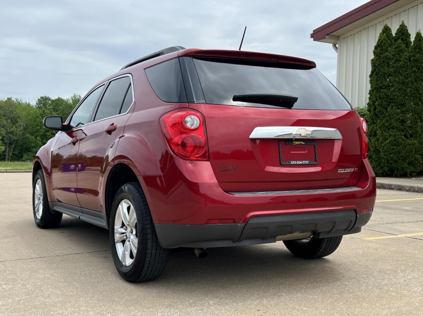 2015 RED /Tan Cloth Chevrolet Equinox 1LT 2WD (2GNALBEK6F1) with an 2.4L 4 Cyl. engine, Automatic transmission, located at 506 S. Kingshighway, Cape Girardeau, MO, 63703, (573) 235-5000, 37.294991, -89.553635 - 2015 Chevrolet Equinox LT 96xxx miles Front Wheel Drive 2.4L 4 Cyl. Automatic Backup Camera Bluetooth Cruise Power Windows/Locks/Mirrors We have financing available and we accept trades! Fill out a credit application on our website or come by today! If you have any questions, give us a cal - Photo#7