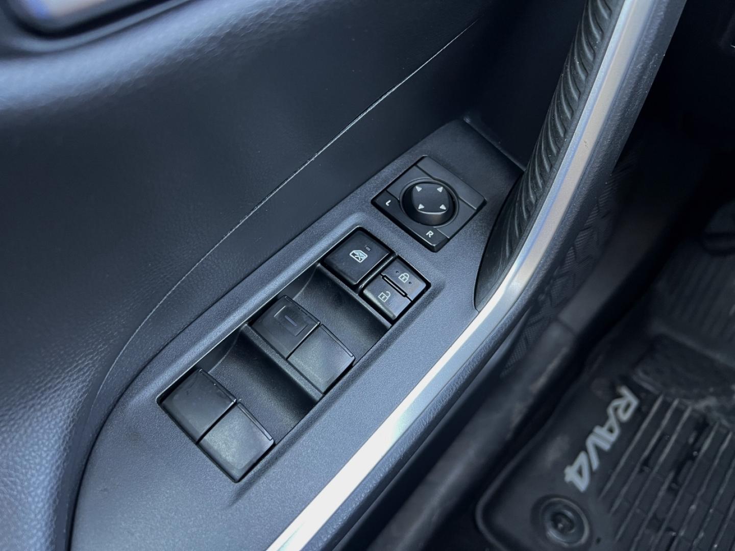 2019 BLACK /Black Leather Toyota RAV4 Adventure AWD (2T3J1RFV8KW) with an 2.5L 4 Cyl. engine, Automatic transmission, located at 506 S. Kingshighway, Cape Girardeau, MO, 63703, (573) 235-5000, 37.294991, -89.553635 - 2019 Toyota RAV4 Adventure 105xxx miles All Wheel Drive 2.5L 4 Cyl. Automatic Leather Backup Camera Power Driver Seat Bluetooth Cruise Power Windows/Locks/Mirrors We have financing available and we accept trades! Fill out a credit application on our website or come by today! If you have - Photo#23