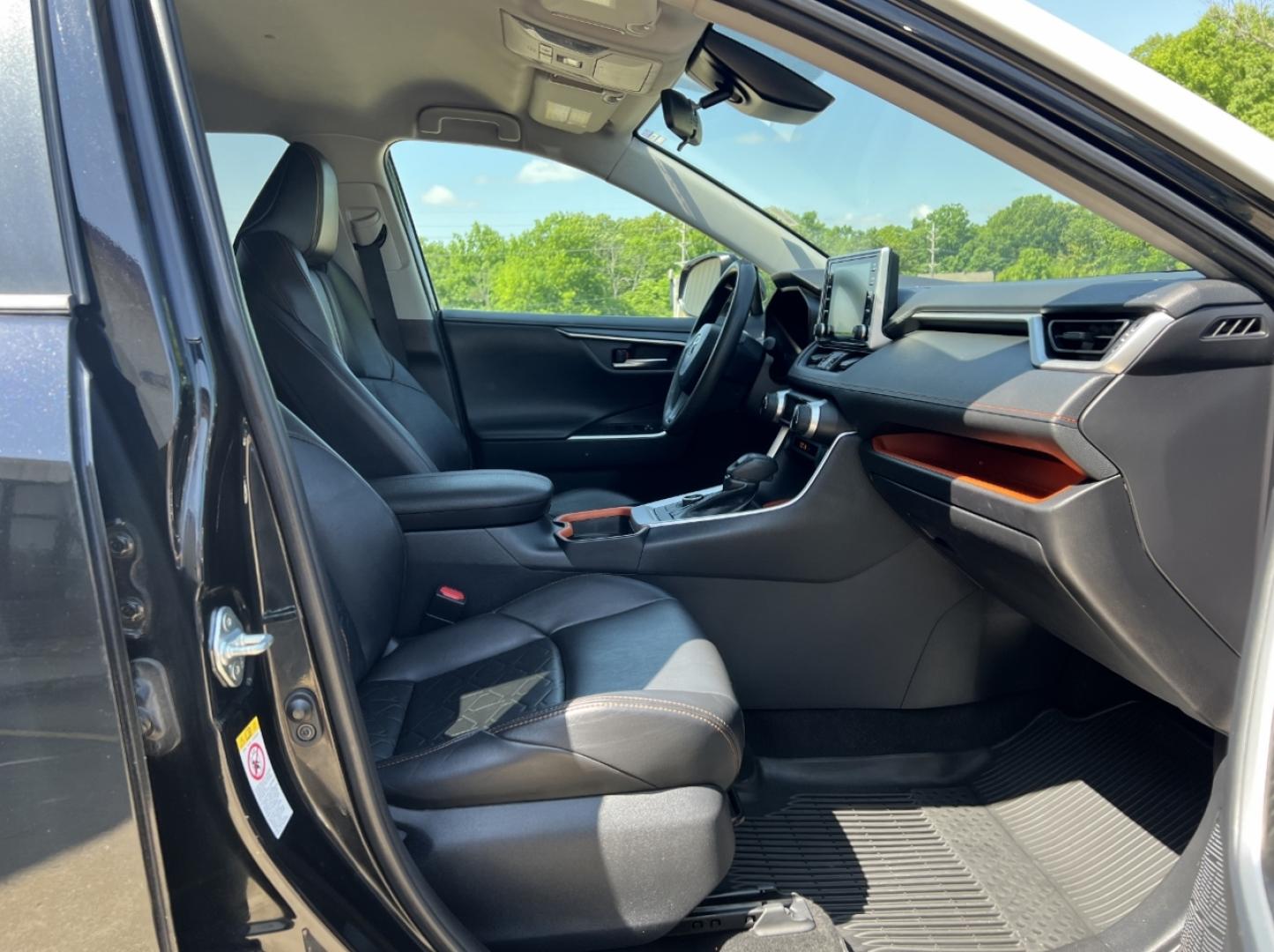 2019 BLACK /Black Leather Toyota RAV4 Adventure AWD (2T3J1RFV8KW) with an 2.5L 4 Cyl. engine, Automatic transmission, located at 506 S. Kingshighway, Cape Girardeau, MO, 63703, (573) 235-5000, 37.294991, -89.553635 - 2019 Toyota RAV4 Adventure 105xxx miles All Wheel Drive 2.5L 4 Cyl. Automatic Leather Backup Camera Power Driver Seat Bluetooth Cruise Power Windows/Locks/Mirrors We have financing available and we accept trades! Fill out a credit application on our website or come by today! If you have - Photo#14