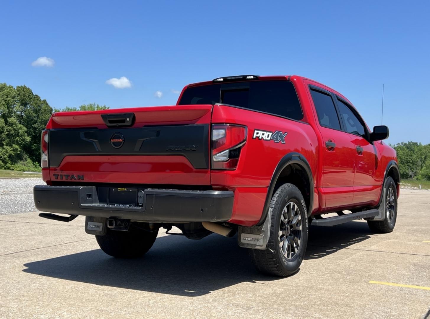 2021 RED /Black Leather/Cloth Nissan Titan PRO-4X (1N6AA1ED5MN) with an 5.6L V8 engine, Automatic transmission, located at 506 S. Kingshighway, Cape Girardeau, MO, 63703, (573) 235-5000, 37.294991, -89.553635 - 2021 Nissan Titan PRO-4X 1-Owner 136xxx miles 4x4 5.6L V8 Automatic Navigation Backup Camera Power Driver Seat Bluetooth Cruise Power Windows/Locks/Mirrors We have financing available and we accept trades! Fill out a credit application on our website or come by today! If you have any qu - Photo#9