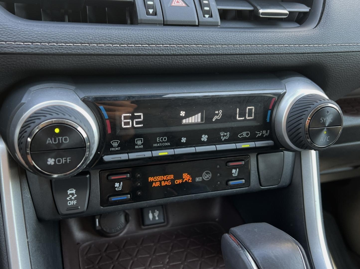 2019 WHITE /Black Leather Toyota RAV4 Hybrid Limited (2T3DWRFV7KW) with an 2.5L 4 Cyl. Hybrid engine, CVT transmission, located at 2990 Old Orchard Rd., Jackson, MO, 63755, 37.354214, -89.612106 - 2019 Toyota RAV4 Limited Hybrid Local 1-Owner 110xxx miles All Wheel Drive 2.5L 4 Cyl. Hybrid Automatic Leather Navigation Power Driver Seat Heated/Cooled Seats Heated Steering Wheel Backup Camera Sunroof Bluetooth Cruise Power Windows/Locks/Mirrors We have financing available and we - Photo#28