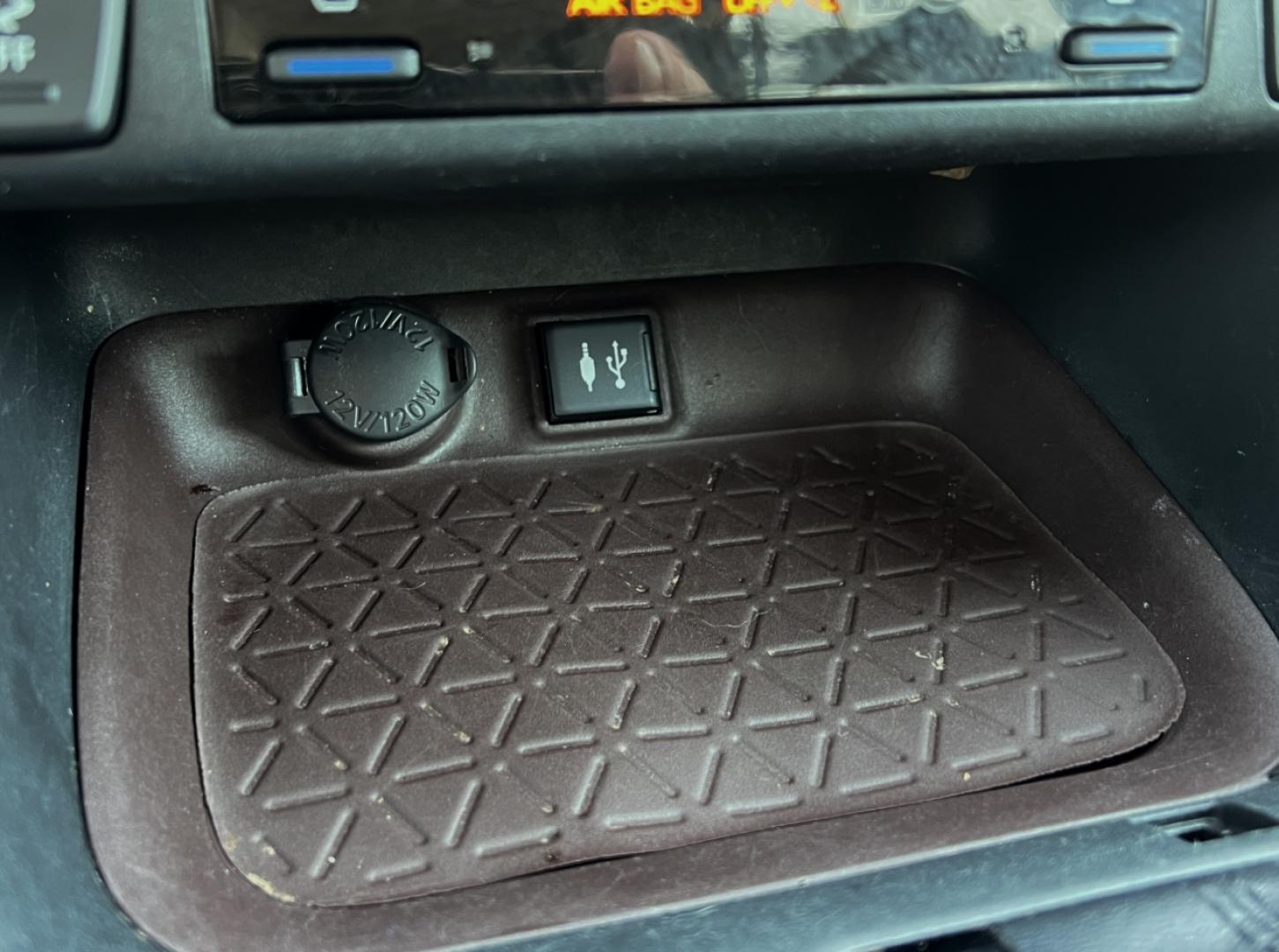 2019 WHITE /Black Leather Toyota RAV4 Hybrid Limited (2T3DWRFV7KW) with an 2.5L 4 Cyl. Hybrid engine, CVT transmission, located at 2990 Old Orchard Rd., Jackson, MO, 63755, 37.354214, -89.612106 - 2019 Toyota RAV4 Limited Hybrid Local 1-Owner 110xxx miles All Wheel Drive 2.5L 4 Cyl. Hybrid Automatic Leather Navigation Power Driver Seat Heated/Cooled Seats Heated Steering Wheel Backup Camera Sunroof Bluetooth Cruise Power Windows/Locks/Mirrors We have financing available and we - Photo#29