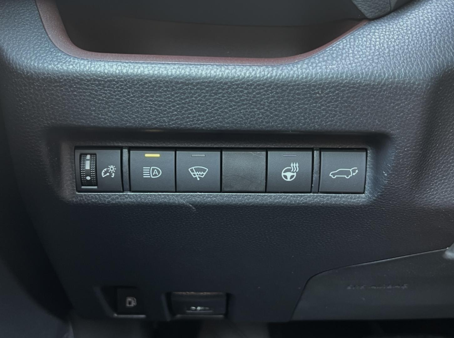 2019 WHITE /Black Leather Toyota RAV4 Hybrid Limited (2T3DWRFV7KW) with an 2.5L 4 Cyl. Hybrid engine, CVT transmission, located at 2990 Old Orchard Rd., Jackson, MO, 63755, 37.354214, -89.612106 - 2019 Toyota RAV4 Limited Hybrid Local 1-Owner 110xxx miles All Wheel Drive 2.5L 4 Cyl. Hybrid Automatic Leather Navigation Power Driver Seat Heated/Cooled Seats Heated Steering Wheel Backup Camera Sunroof Bluetooth Cruise Power Windows/Locks/Mirrors We have financing available and we - Photo#32