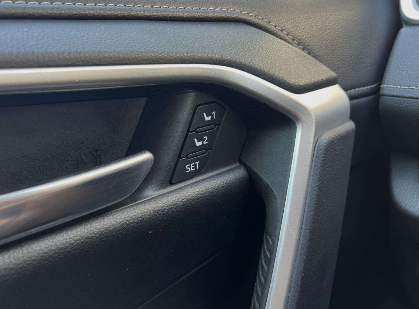 2019 WHITE /Black Leather Toyota RAV4 Hybrid Limited (2T3DWRFV7KW) with an 2.5L 4 Cyl. Hybrid engine, CVT transmission, located at 2990 Old Orchard Rd., Jackson, MO, 63755, 37.354214, -89.612106 - 2019 Toyota RAV4 Limited Hybrid Local 1-Owner 110xxx miles All Wheel Drive 2.5L 4 Cyl. Hybrid Automatic Leather Navigation Power Driver Seat Heated/Cooled Seats Heated Steering Wheel Backup Camera Sunroof Bluetooth Cruise Power Windows/Locks/Mirrors We have financing available and we - Photo#31