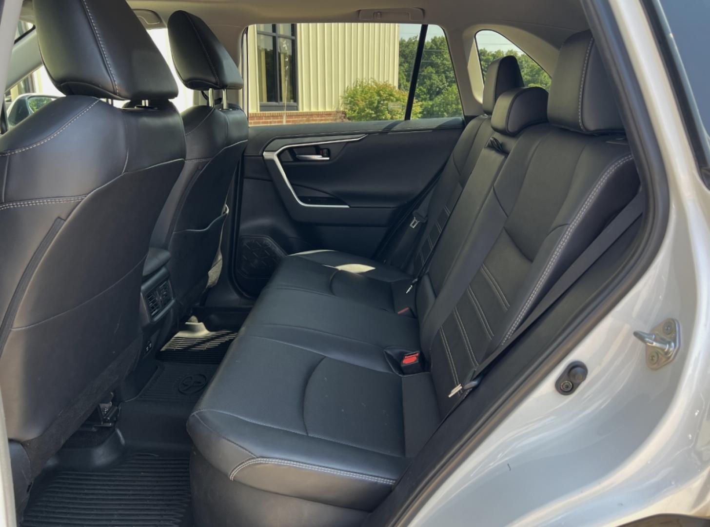 2019 WHITE /Black Leather Toyota RAV4 Hybrid Limited (2T3DWRFV7KW) with an 2.5L 4 Cyl. Hybrid engine, CVT transmission, located at 2990 Old Orchard Rd., Jackson, MO, 63755, 37.354214, -89.612106 - 2019 Toyota RAV4 Limited Hybrid Local 1-Owner 110xxx miles All Wheel Drive 2.5L 4 Cyl. Hybrid Automatic Leather Navigation Power Driver Seat Heated/Cooled Seats Heated Steering Wheel Backup Camera Sunroof Bluetooth Cruise Power Windows/Locks/Mirrors We have financing available and we - Photo#18