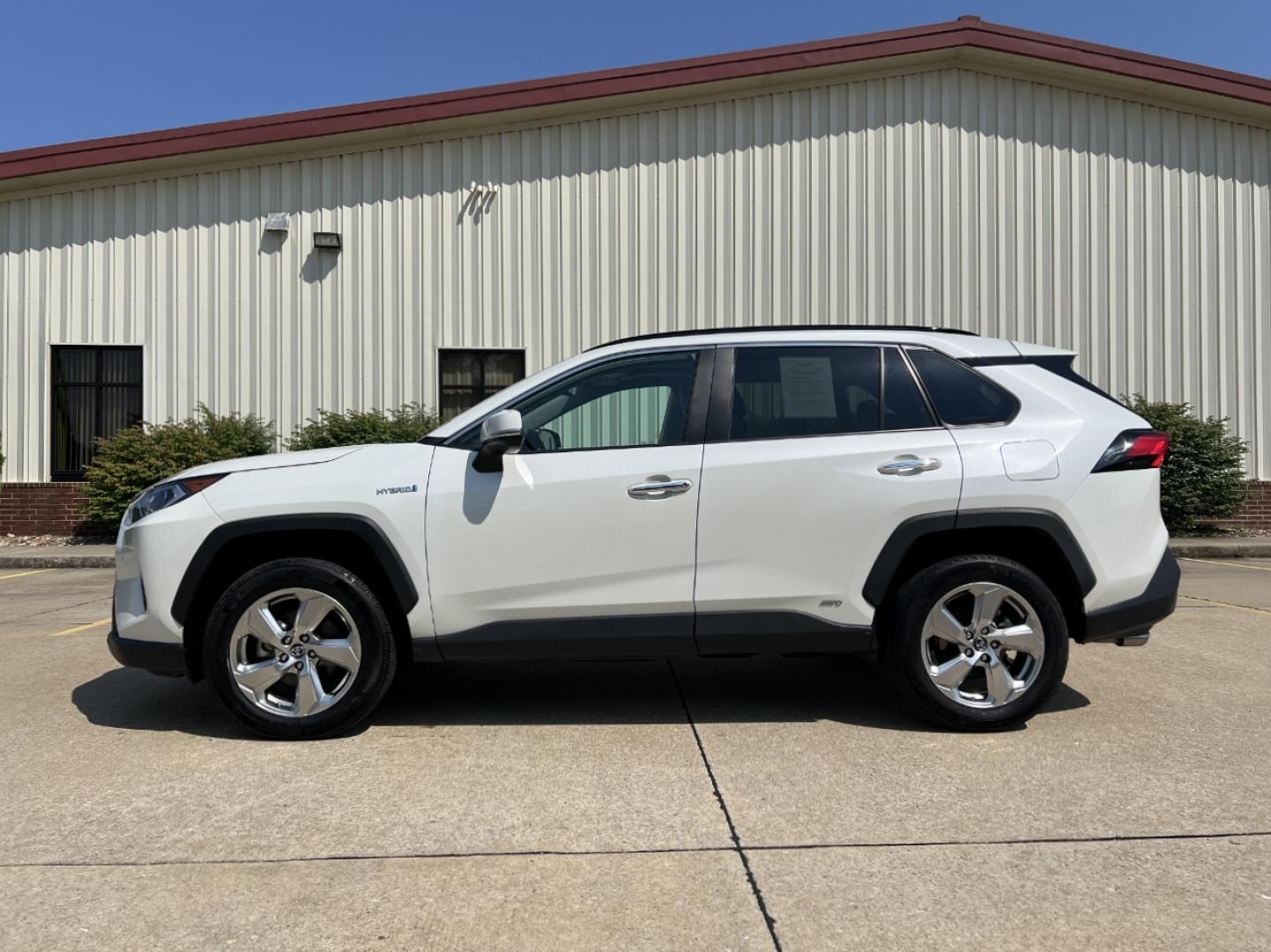 2019 WHITE /Black Leather Toyota RAV4 Hybrid Limited (2T3DWRFV7KW) with an 2.5L 4 Cyl. Hybrid engine, CVT transmission, located at 2990 Old Orchard Rd., Jackson, MO, 63755, 37.354214, -89.612106 - 2019 Toyota RAV4 Limited Hybrid Local 1-Owner 110xxx miles All Wheel Drive 2.5L 4 Cyl. Hybrid Automatic Leather Navigation Power Driver Seat Heated/Cooled Seats Heated Steering Wheel Backup Camera Sunroof Bluetooth Cruise Power Windows/Locks/Mirrors We have financing available and we - Photo#8