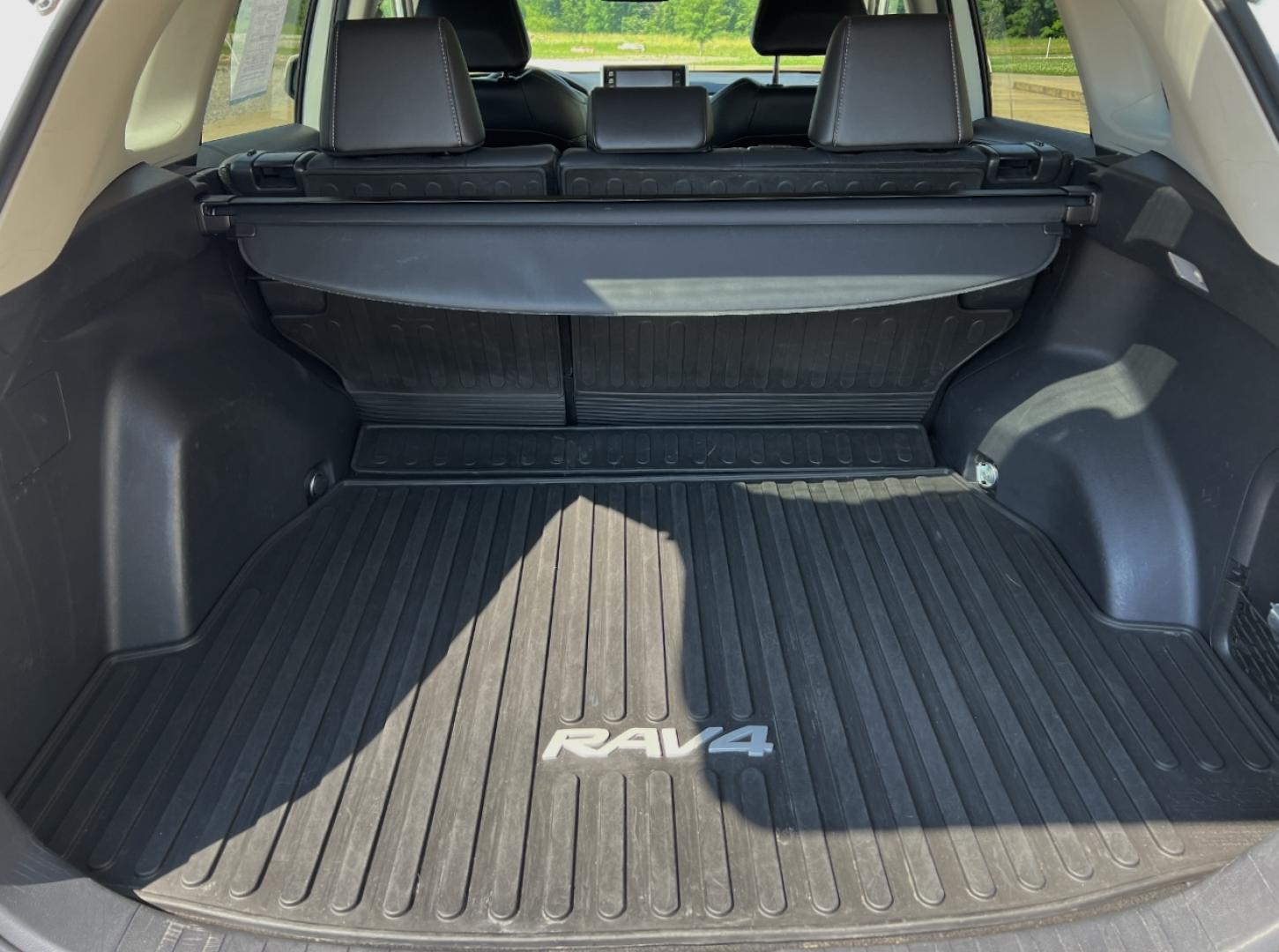 2019 WHITE /Black Leather Toyota RAV4 Hybrid Limited (2T3DWRFV7KW) with an 2.5L 4 Cyl. Hybrid engine, CVT transmission, located at 2990 Old Orchard Rd., Jackson, MO, 63755, 37.354214, -89.612106 - 2019 Toyota RAV4 Limited Hybrid Local 1-Owner 110xxx miles All Wheel Drive 2.5L 4 Cyl. Hybrid Automatic Leather Navigation Power Driver Seat Heated/Cooled Seats Heated Steering Wheel Backup Camera Sunroof Bluetooth Cruise Power Windows/Locks/Mirrors We have financing available and we - Photo#21