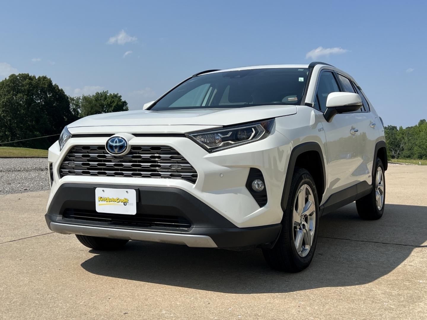 2019 WHITE /Black Leather Toyota RAV4 Hybrid Limited (2T3DWRFV7KW) with an 2.5L 4 Cyl. Hybrid engine, CVT transmission, located at 2990 Old Orchard Rd., Jackson, MO, 63755, 37.354214, -89.612106 - 2019 Toyota RAV4 Limited Hybrid Local 1-Owner 110xxx miles All Wheel Drive 2.5L 4 Cyl. Hybrid Automatic Leather Navigation Power Driver Seat Heated/Cooled Seats Heated Steering Wheel Backup Camera Sunroof Bluetooth Cruise Power Windows/Locks/Mirrors We have financing available and we - Photo#7