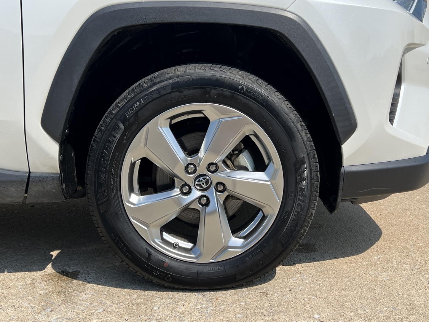 2019 WHITE /Black Leather Toyota RAV4 Hybrid Limited (2T3DWRFV7KW) with an 2.5L 4 Cyl. Hybrid engine, CVT transmission, located at 2990 Old Orchard Rd., Jackson, MO, 63755, 37.354214, -89.612106 - 2019 Toyota RAV4 Limited Hybrid Local 1-Owner 110xxx miles All Wheel Drive 2.5L 4 Cyl. Hybrid Automatic Leather Navigation Power Driver Seat Heated/Cooled Seats Heated Steering Wheel Backup Camera Sunroof Bluetooth Cruise Power Windows/Locks/Mirrors We have financing available and we - Photo#41