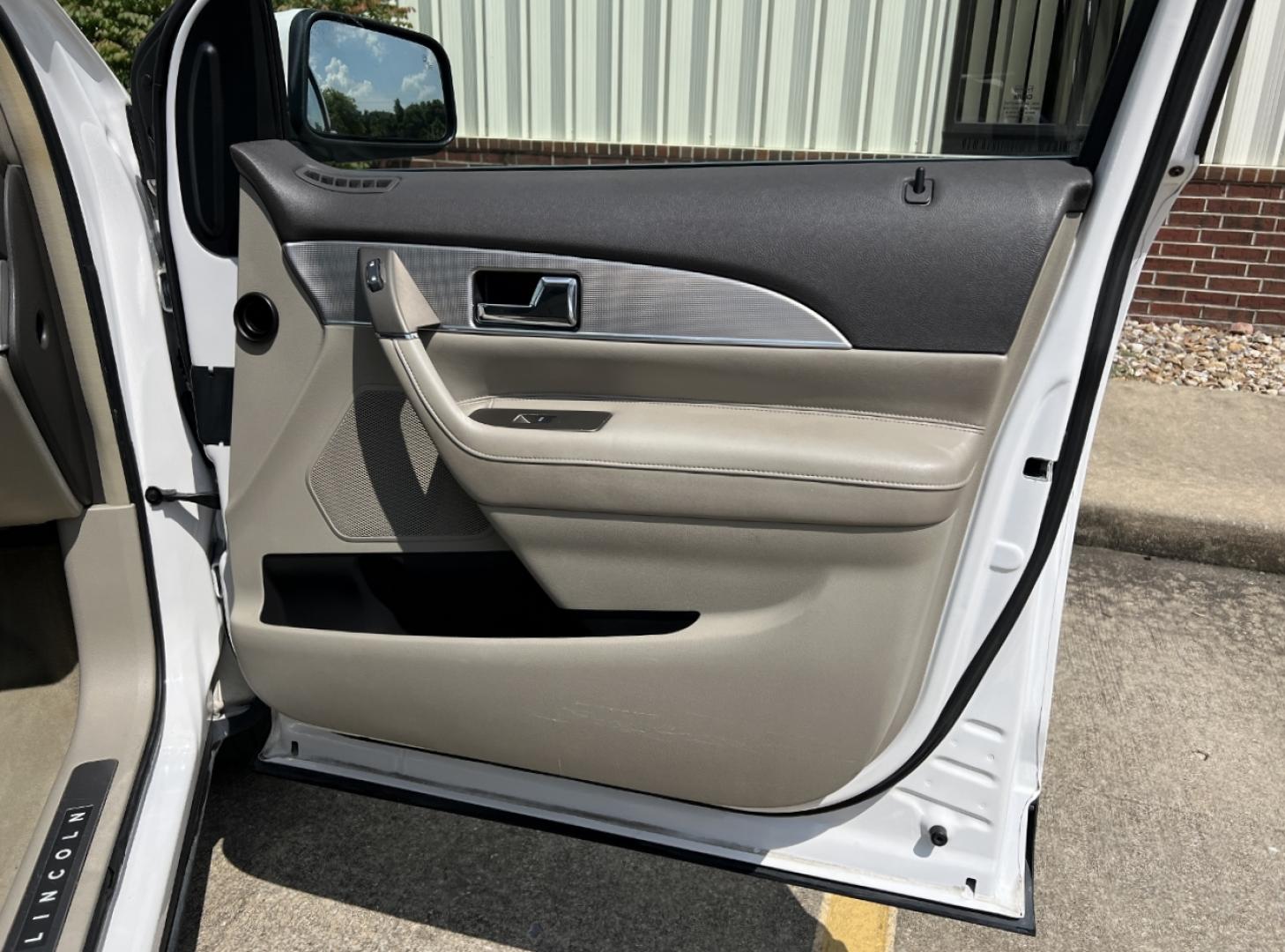 2011 WHITE /Tan Leather Lincoln MKX FWD (2LMDJ6JK8BB) with an 3.7L V6 engine, Automatic transmission, located at 506 S. Kingshighway, Cape Girardeau, MO, 63703, (573) 235-5000, 37.294991, -89.553635 - 2011 Lincoln MKX Local 1-Owner 142xxx miles Front Wheel Drive 3.7L V6 Automatic Leather Navigation Power/Heated/Cooled Seats Heated Steering Wheel Backup Camera Sunroof Bluetooth Remote Start Cruise Power Windows/Locks/Mirrors We have financing available and we accept trades! Fill ou - Photo#17