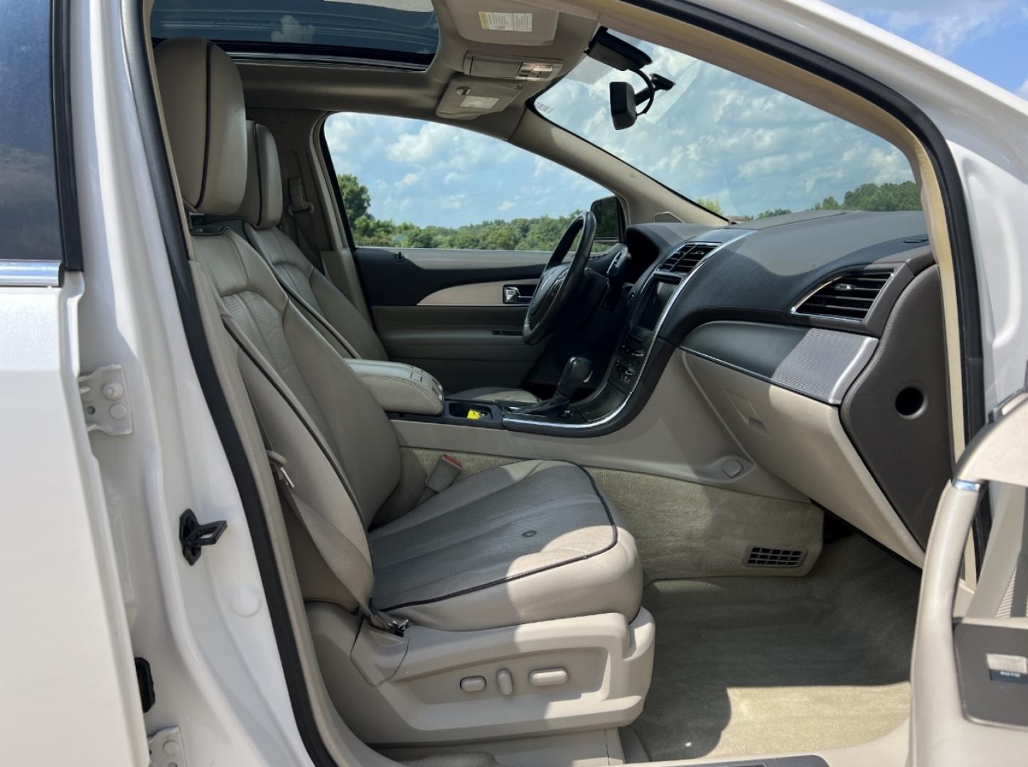 2011 WHITE /Tan Leather Lincoln MKX FWD (2LMDJ6JK8BB) with an 3.7L V6 engine, Automatic transmission, located at 506 S. Kingshighway, Cape Girardeau, MO, 63703, (573) 235-5000, 37.294991, -89.553635 - 2011 Lincoln MKX Local 1-Owner 142xxx miles Front Wheel Drive 3.7L V6 Automatic Leather Navigation Power/Heated/Cooled Seats Heated Steering Wheel Backup Camera Sunroof Bluetooth Remote Start Cruise Power Windows/Locks/Mirrors We have financing available and we accept trades! Fill ou - Photo#18