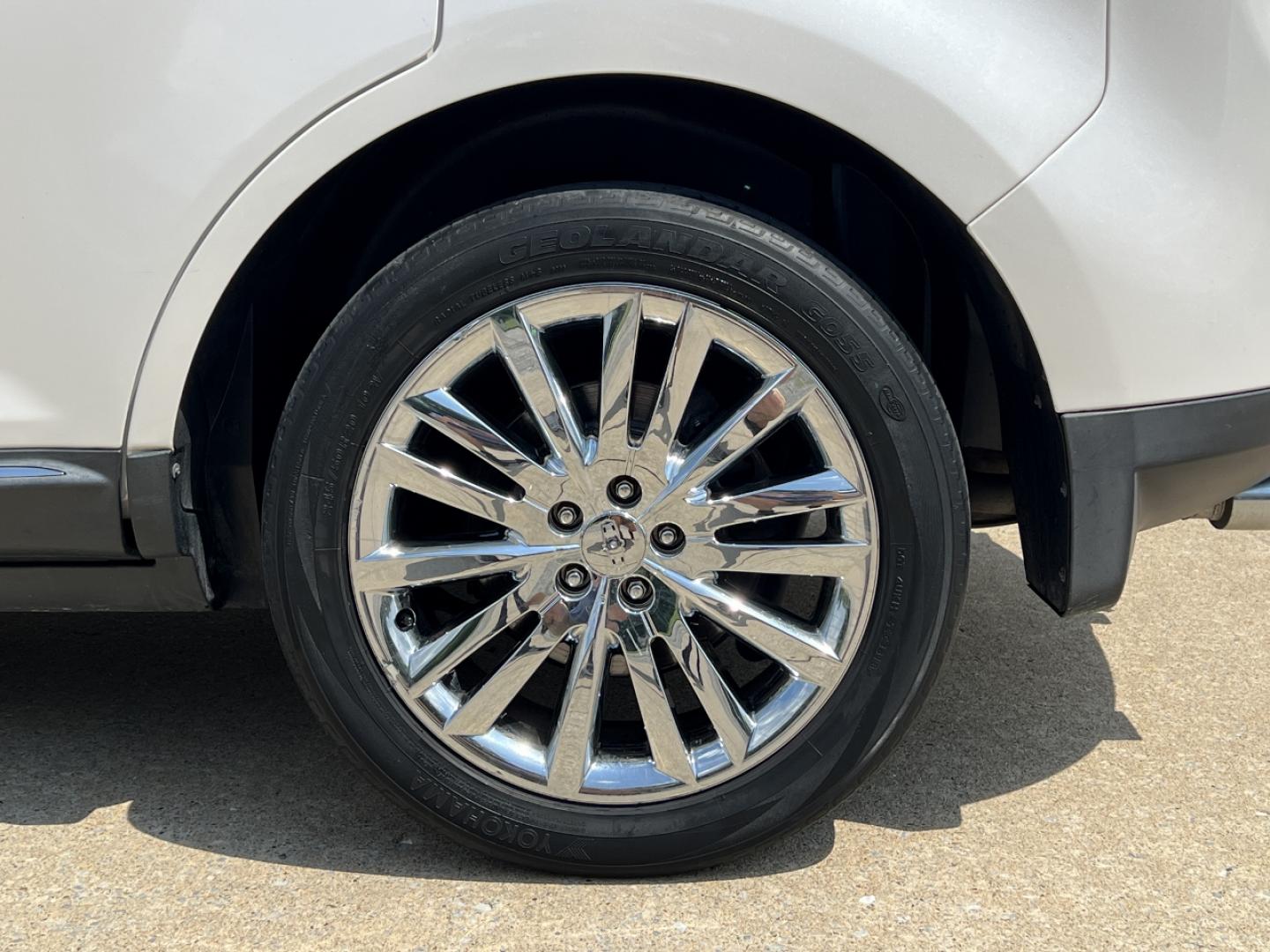 2011 WHITE /Tan Leather Lincoln MKX FWD (2LMDJ6JK8BB) with an 3.7L V6 engine, Automatic transmission, located at 506 S. Kingshighway, Cape Girardeau, MO, 63703, (573) 235-5000, 37.294991, -89.553635 - 2011 Lincoln MKX Local 1-Owner 142xxx miles Front Wheel Drive 3.7L V6 Automatic Leather Navigation Power/Heated/Cooled Seats Heated Steering Wheel Backup Camera Sunroof Bluetooth Remote Start Cruise Power Windows/Locks/Mirrors We have financing available and we accept trades! Fill ou - Photo#42