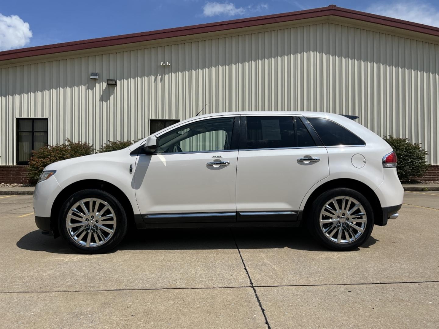2011 WHITE /Tan Leather Lincoln MKX FWD (2LMDJ6JK8BB) with an 3.7L V6 engine, Automatic transmission, located at 506 S. Kingshighway, Cape Girardeau, MO, 63703, (573) 235-5000, 37.294991, -89.553635 - 2011 Lincoln MKX Local 1-Owner 142xxx miles Front Wheel Drive 3.7L V6 Automatic Leather Navigation Power/Heated/Cooled Seats Heated Steering Wheel Backup Camera Sunroof Bluetooth Remote Start Cruise Power Windows/Locks/Mirrors We have financing available and we accept trades! Fill ou - Photo#9