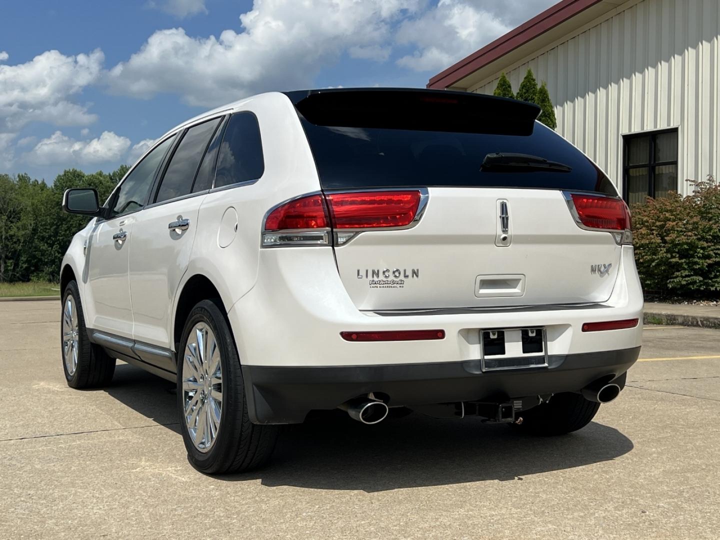 2011 WHITE /Tan Leather Lincoln MKX FWD (2LMDJ6JK8BB) with an 3.7L V6 engine, Automatic transmission, located at 506 S. Kingshighway, Cape Girardeau, MO, 63703, (573) 235-5000, 37.294991, -89.553635 - 2011 Lincoln MKX Local 1-Owner 142xxx miles Front Wheel Drive 3.7L V6 Automatic Leather Navigation Power/Heated/Cooled Seats Heated Steering Wheel Backup Camera Sunroof Bluetooth Remote Start Cruise Power Windows/Locks/Mirrors We have financing available and we accept trades! Fill ou - Photo#12