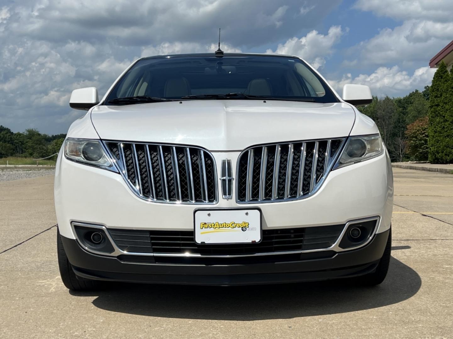 2011 WHITE /Tan Leather Lincoln MKX FWD (2LMDJ6JK8BB) with an 3.7L V6 engine, Automatic transmission, located at 506 S. Kingshighway, Cape Girardeau, MO, 63703, (573) 235-5000, 37.294991, -89.553635 - 2011 Lincoln MKX Local 1-Owner 142xxx miles Front Wheel Drive 3.7L V6 Automatic Leather Navigation Power/Heated/Cooled Seats Heated Steering Wheel Backup Camera Sunroof Bluetooth Remote Start Cruise Power Windows/Locks/Mirrors We have financing available and we accept trades! Fill ou - Photo#14