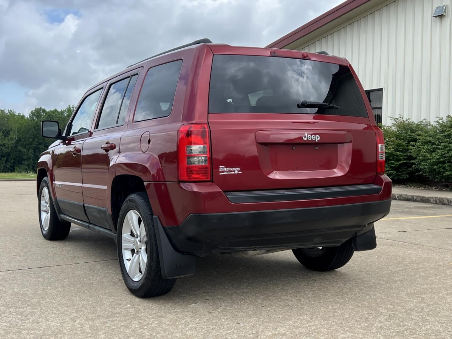 2011 RED /Tan Cloth Jeep Patriot 4WD (1J4NF1GB4BD) with an 2.4L 4 Cyl. engine, Automatic transmission, located at 506 S. Kingshighway, Cape Girardeau, MO, 63703, (573) 235-5000, 37.294991, -89.553635 - 2011 Jeep Patriot Sport 153xxx miles 4 Wheel Drive 2.4L 4 Cyl. Automatic Cruise Power Windows/Locks/Mirrors We have financing available and we accept trades! Fill out a credit application on our website or come by today! If you have any questions, give us a call at (573) 235-5000 or visit ou - Photo#7