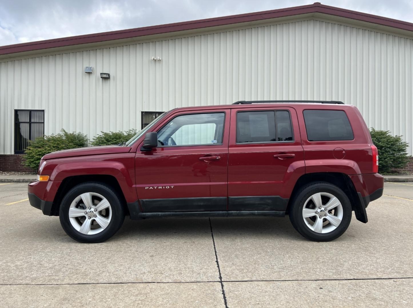 2011 RED /Tan Cloth Jeep Patriot 4WD (1J4NF1GB4BD) with an 2.4L 4 Cyl. engine, Automatic transmission, located at 506 S. Kingshighway, Cape Girardeau, MO, 63703, (573) 235-5000, 37.294991, -89.553635 - 2011 Jeep Patriot Sport 153xxx miles 4 Wheel Drive 2.4L 4 Cyl. Automatic Cruise Power Windows/Locks/Mirrors We have financing available and we accept trades! Fill out a credit application on our website or come by today! If you have any questions, give us a call at (573) 235-5000 or visit ou - Photo#4