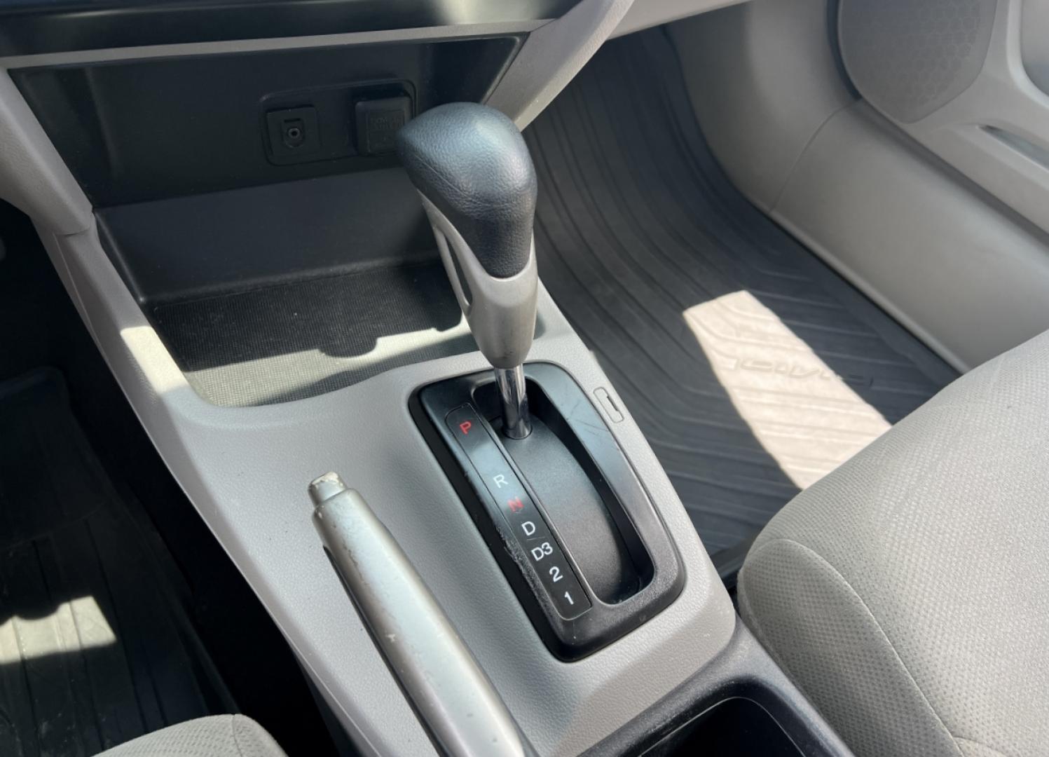 2012 BLUE /Gray Cloth Honda Civic LX Sedan 5-Speed AT (2HGFB2F52CH) with an 1.8L 4 Cyl. engine, Automatic transmission, located at 506 S. Kingshighway, Cape Girardeau, MO, 63703, (573) 235-5000, 37.294991, -89.553635 - 2012 Honda Civic LX 112xxx miles Front Wheel Drive 1.8L 4 Cyl. Automatic Cruise Power Windows/Locks/Mirrors We have financing available and we accept trades! Fill out a credit application on our website or come by today! If you have any questions, give us a call at (573) 235-5000 or visit ou - Photo#17