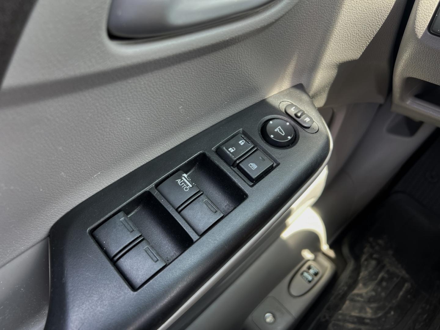 2012 BLUE /Gray Cloth Honda Civic LX Sedan 5-Speed AT (2HGFB2F52CH) with an 1.8L 4 Cyl. engine, Automatic transmission, located at 506 S. Kingshighway, Cape Girardeau, MO, 63703, (573) 235-5000, 37.294991, -89.553635 - 2012 Honda Civic LX 112xxx miles Front Wheel Drive 1.8L 4 Cyl. Automatic Cruise Power Windows/Locks/Mirrors We have financing available and we accept trades! Fill out a credit application on our website or come by today! If you have any questions, give us a call at (573) 235-5000 or visit ou - Photo#21