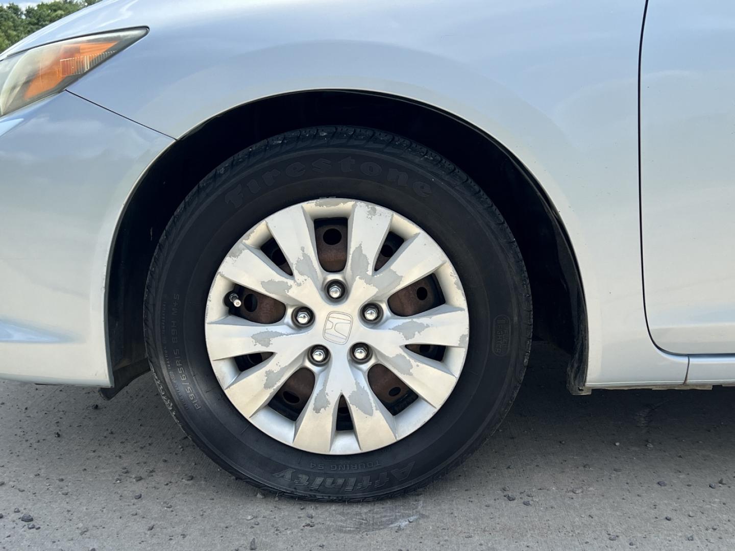 2012 BLUE /Gray Cloth Honda Civic LX Sedan 5-Speed AT (2HGFB2F52CH) with an 1.8L 4 Cyl. engine, Automatic transmission, located at 506 S. Kingshighway, Cape Girardeau, MO, 63703, (573) 235-5000, 37.294991, -89.553635 - 2012 Honda Civic LX 112xxx miles Front Wheel Drive 1.8L 4 Cyl. Automatic Cruise Power Windows/Locks/Mirrors We have financing available and we accept trades! Fill out a credit application on our website or come by today! If you have any questions, give us a call at (573) 235-5000 or visit ou - Photo#26