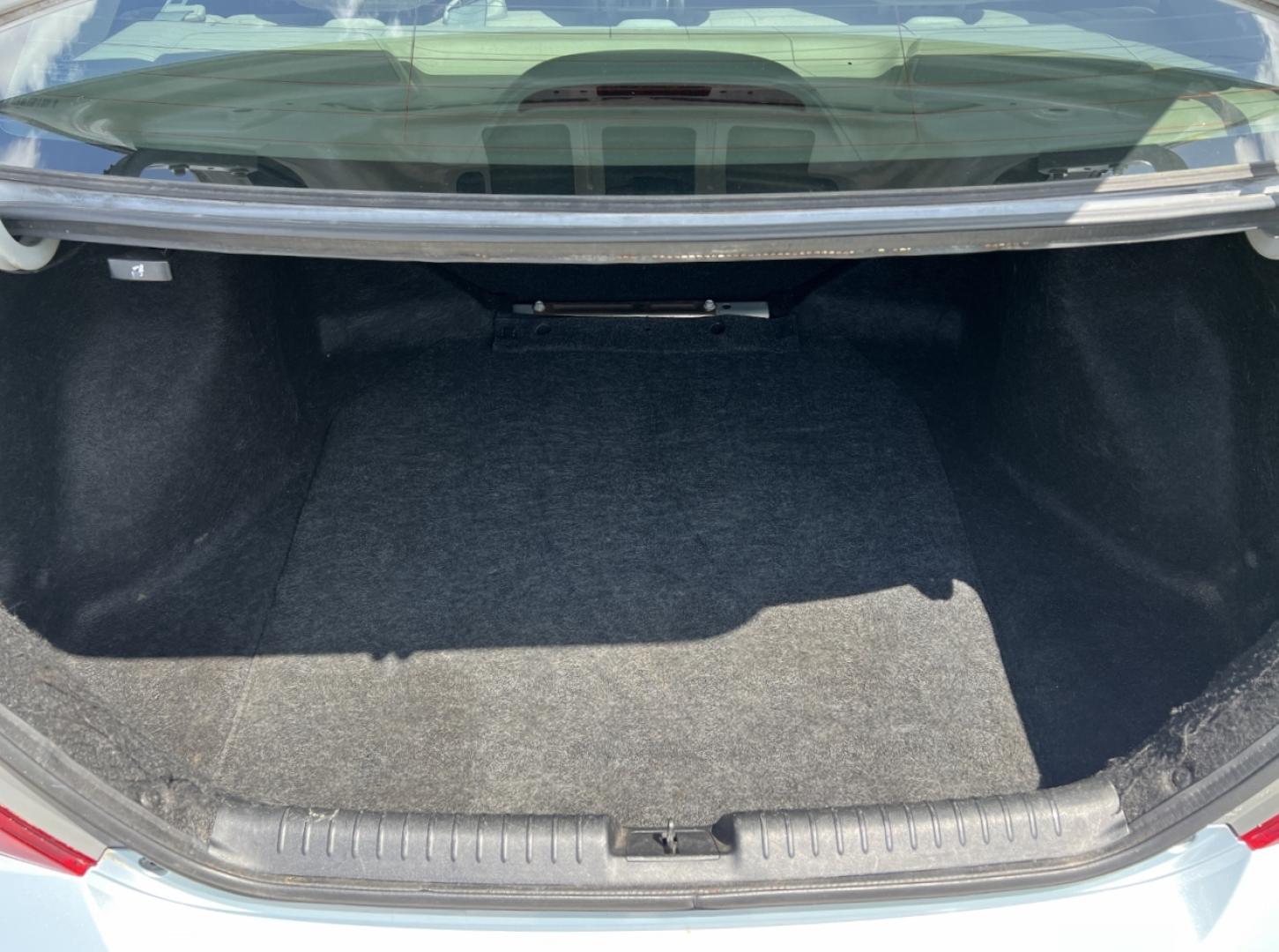 2012 BLUE /Gray Cloth Honda Civic LX Sedan 5-Speed AT (2HGFB2F52CH) with an 1.8L 4 Cyl. engine, Automatic transmission, located at 506 S. Kingshighway, Cape Girardeau, MO, 63703, (573) 235-5000, 37.294991, -89.553635 - 2012 Honda Civic LX 112xxx miles Front Wheel Drive 1.8L 4 Cyl. Automatic Cruise Power Windows/Locks/Mirrors We have financing available and we accept trades! Fill out a credit application on our website or come by today! If you have any questions, give us a call at (573) 235-5000 or visit ou - Photo#13