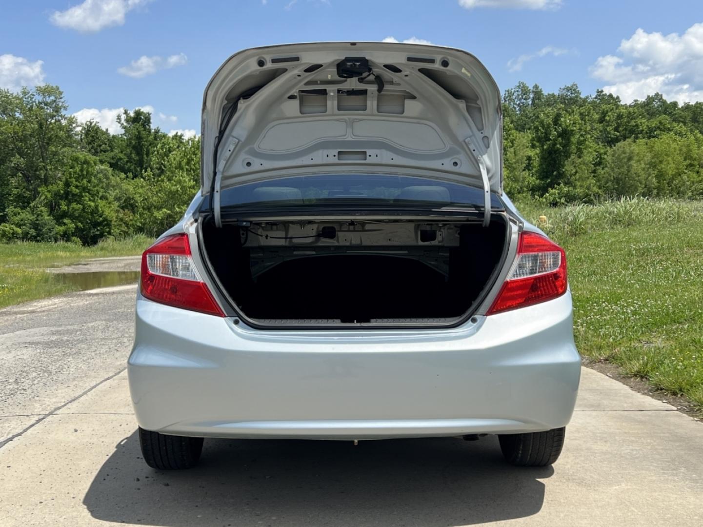2012 BLUE /Gray Cloth Honda Civic LX Sedan 5-Speed AT (2HGFB2F52CH) with an 1.8L 4 Cyl. engine, Automatic transmission, located at 506 S. Kingshighway, Cape Girardeau, MO, 63703, (573) 235-5000, 37.294991, -89.553635 - 2012 Honda Civic LX 112xxx miles Front Wheel Drive 1.8L 4 Cyl. Automatic Cruise Power Windows/Locks/Mirrors We have financing available and we accept trades! Fill out a credit application on our website or come by today! If you have any questions, give us a call at (573) 235-5000 or visit ou - Photo#12