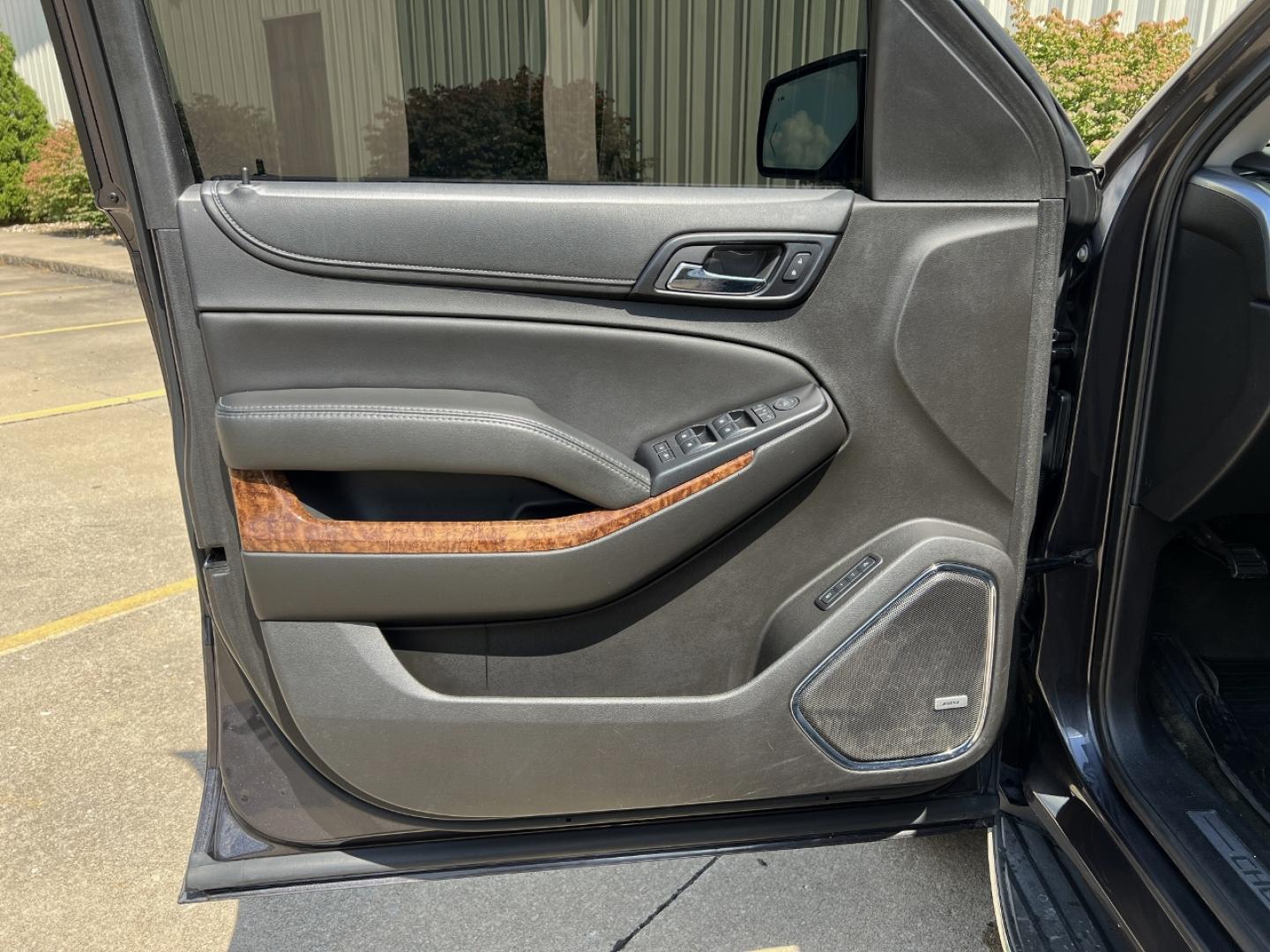 2017 GRAY /Black Leather Chevrolet Tahoe Premier 4WD (1GNSKCKC3HR) with an 5.3L V8 engine, Automatic transmission, located at 2990 Old Orchard Rd., Jackson, MO, 63755, 37.354214, -89.612106 - 2017 Chevrolet Tahoe 1500 Premier 174xxx miles 4 Wheel Drive 5.3L V8 Automatic Leather 3rd Row Navigation Rear Entertainment Power/Heated/Cooled Seats Heated Rear Seats Heated Steering Wheel Backup Camera Sunroof Bluetooth Remote Start Cruise Power Windows/Locks/Mirrors We have fin - Photo#18