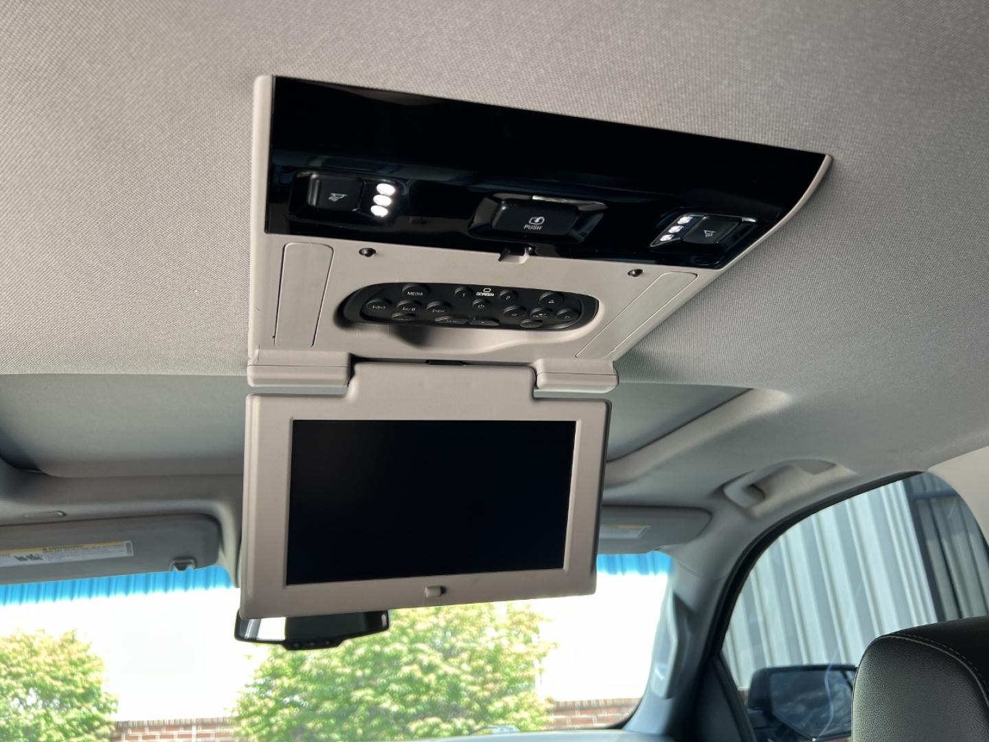2017 GRAY /Black Leather Chevrolet Tahoe Premier 4WD (1GNSKCKC3HR) with an 5.3L V8 engine, Automatic transmission, located at 2990 Old Orchard Rd., Jackson, MO, 63755, 37.354214, -89.612106 - 2017 Chevrolet Tahoe 1500 Premier 174xxx miles 4 Wheel Drive 5.3L V8 Automatic Leather 3rd Row Navigation Rear Entertainment Power/Heated/Cooled Seats Heated Rear Seats Heated Steering Wheel Backup Camera Sunroof Bluetooth Remote Start Cruise Power Windows/Locks/Mirrors We have fin - Photo#8