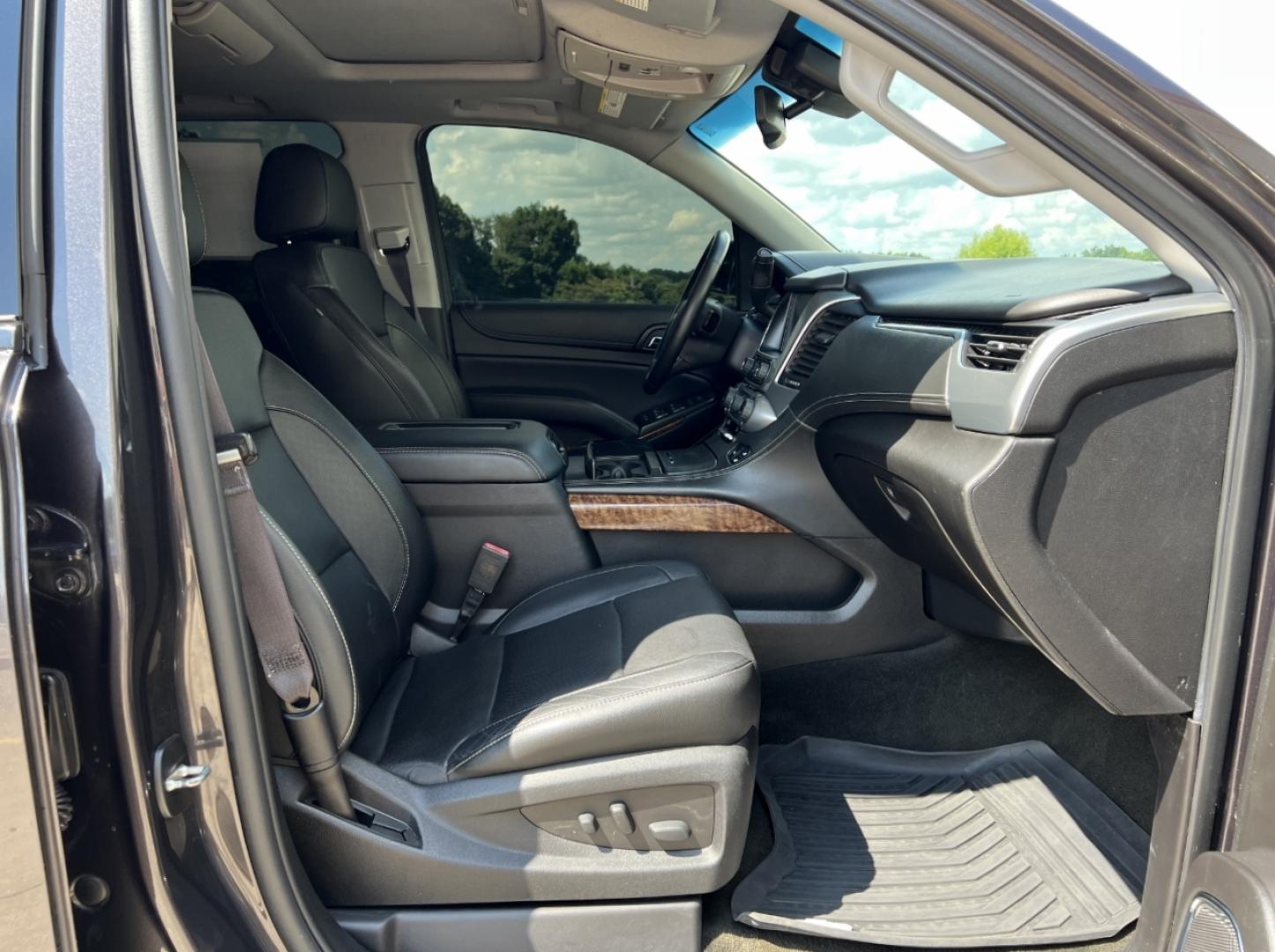 2017 GRAY /Black Leather Chevrolet Tahoe Premier 4WD (1GNSKCKC3HR) with an 5.3L V8 engine, Automatic transmission, located at 2990 Old Orchard Rd., Jackson, MO, 63755, 37.354214, -89.612106 - 2017 Chevrolet Tahoe 1500 Premier 174xxx miles 4 Wheel Drive 5.3L V8 Automatic Leather 3rd Row Navigation Rear Entertainment Power/Heated/Cooled Seats Heated Rear Seats Heated Steering Wheel Backup Camera Sunroof Bluetooth Remote Start Cruise Power Windows/Locks/Mirrors We have fin - Photo#21