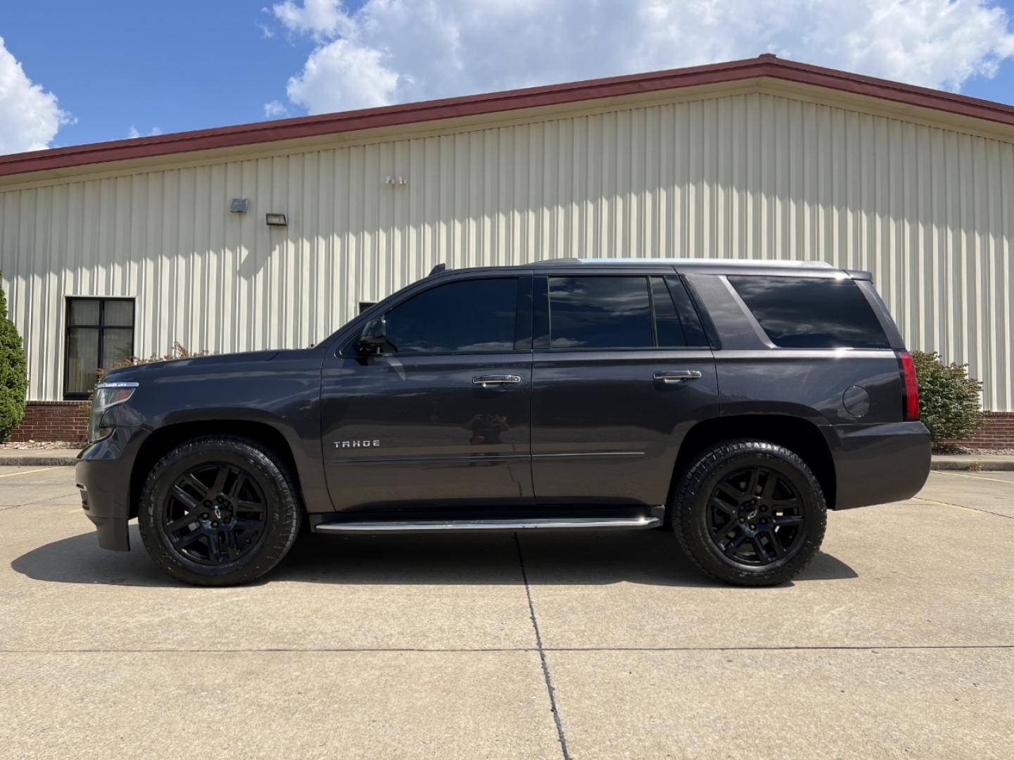 2017 GRAY /Black Leather Chevrolet Tahoe Premier 4WD (1GNSKCKC3HR) with an 5.3L V8 engine, Automatic transmission, located at 2990 Old Orchard Rd., Jackson, MO, 63755, 37.354214, -89.612106 - 2017 Chevrolet Tahoe 1500 Premier 174xxx miles 4 Wheel Drive 5.3L V8 Automatic Leather 3rd Row Navigation Rear Entertainment Power/Heated/Cooled Seats Heated Rear Seats Heated Steering Wheel Backup Camera Sunroof Bluetooth Remote Start Cruise Power Windows/Locks/Mirrors We have fin - Photo#12