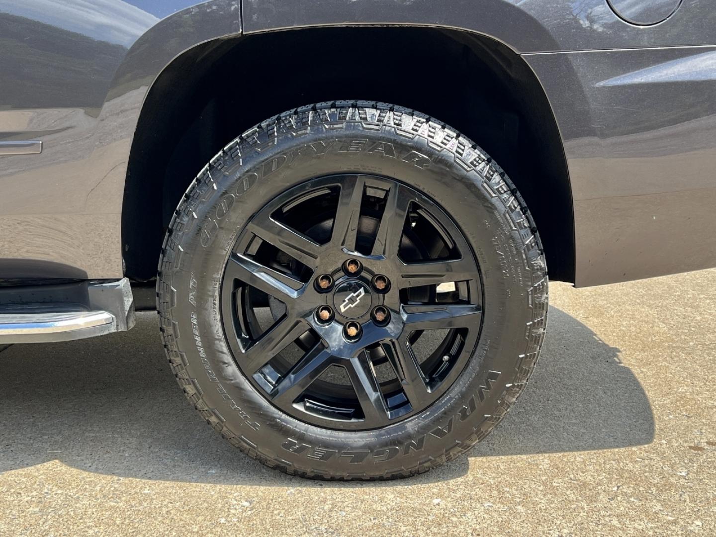 2017 GRAY /Black Leather Chevrolet Tahoe Premier 4WD (1GNSKCKC3HR) with an 5.3L V8 engine, Automatic transmission, located at 2990 Old Orchard Rd., Jackson, MO, 63755, 37.354214, -89.612106 - 2017 Chevrolet Tahoe 1500 Premier 174xxx miles 4 Wheel Drive 5.3L V8 Automatic Leather 3rd Row Navigation Rear Entertainment Power/Heated/Cooled Seats Heated Rear Seats Heated Steering Wheel Backup Camera Sunroof Bluetooth Remote Start Cruise Power Windows/Locks/Mirrors We have fin - Photo#46