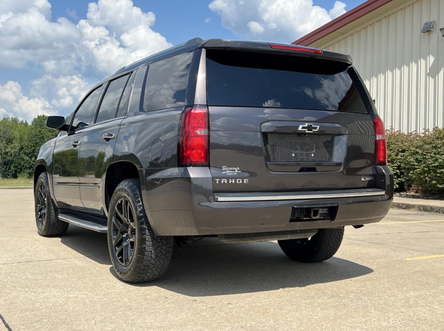 2017 GRAY /Black Leather Chevrolet Tahoe Premier 4WD (1GNSKCKC3HR) with an 5.3L V8 engine, Automatic transmission, located at 2990 Old Orchard Rd., Jackson, MO, 63755, 37.354214, -89.612106 - 2017 Chevrolet Tahoe 1500 Premier 174xxx miles 4 Wheel Drive 5.3L V8 Automatic Leather 3rd Row Navigation Rear Entertainment Power/Heated/Cooled Seats Heated Rear Seats Heated Steering Wheel Backup Camera Sunroof Bluetooth Remote Start Cruise Power Windows/Locks/Mirrors We have fin - Photo#15