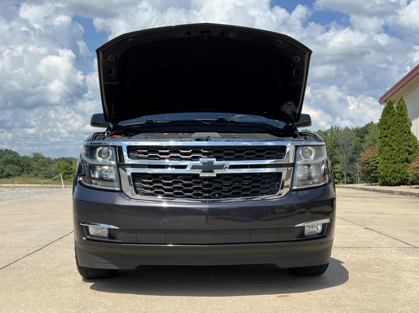 2017 GRAY /Black Leather Chevrolet Tahoe Premier 4WD (1GNSKCKC3HR) with an 5.3L V8 engine, Automatic transmission, located at 2990 Old Orchard Rd., Jackson, MO, 63755, 37.354214, -89.612106 - 2017 Chevrolet Tahoe 1500 Premier 174xxx miles 4 Wheel Drive 5.3L V8 Automatic Leather 3rd Row Navigation Rear Entertainment Power/Heated/Cooled Seats Heated Rear Seats Heated Steering Wheel Backup Camera Sunroof Bluetooth Remote Start Cruise Power Windows/Locks/Mirrors We have fin - Photo#42