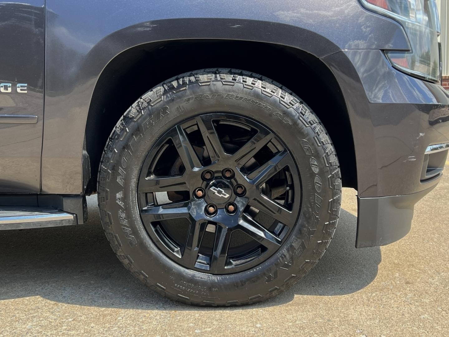 2017 GRAY /Black Leather Chevrolet Tahoe Premier 4WD (1GNSKCKC3HR) with an 5.3L V8 engine, Automatic transmission, located at 2990 Old Orchard Rd., Jackson, MO, 63755, 37.354214, -89.612106 - 2017 Chevrolet Tahoe 1500 Premier 174xxx miles 4 Wheel Drive 5.3L V8 Automatic Leather 3rd Row Navigation Rear Entertainment Power/Heated/Cooled Seats Heated Rear Seats Heated Steering Wheel Backup Camera Sunroof Bluetooth Remote Start Cruise Power Windows/Locks/Mirrors We have fin - Photo#48