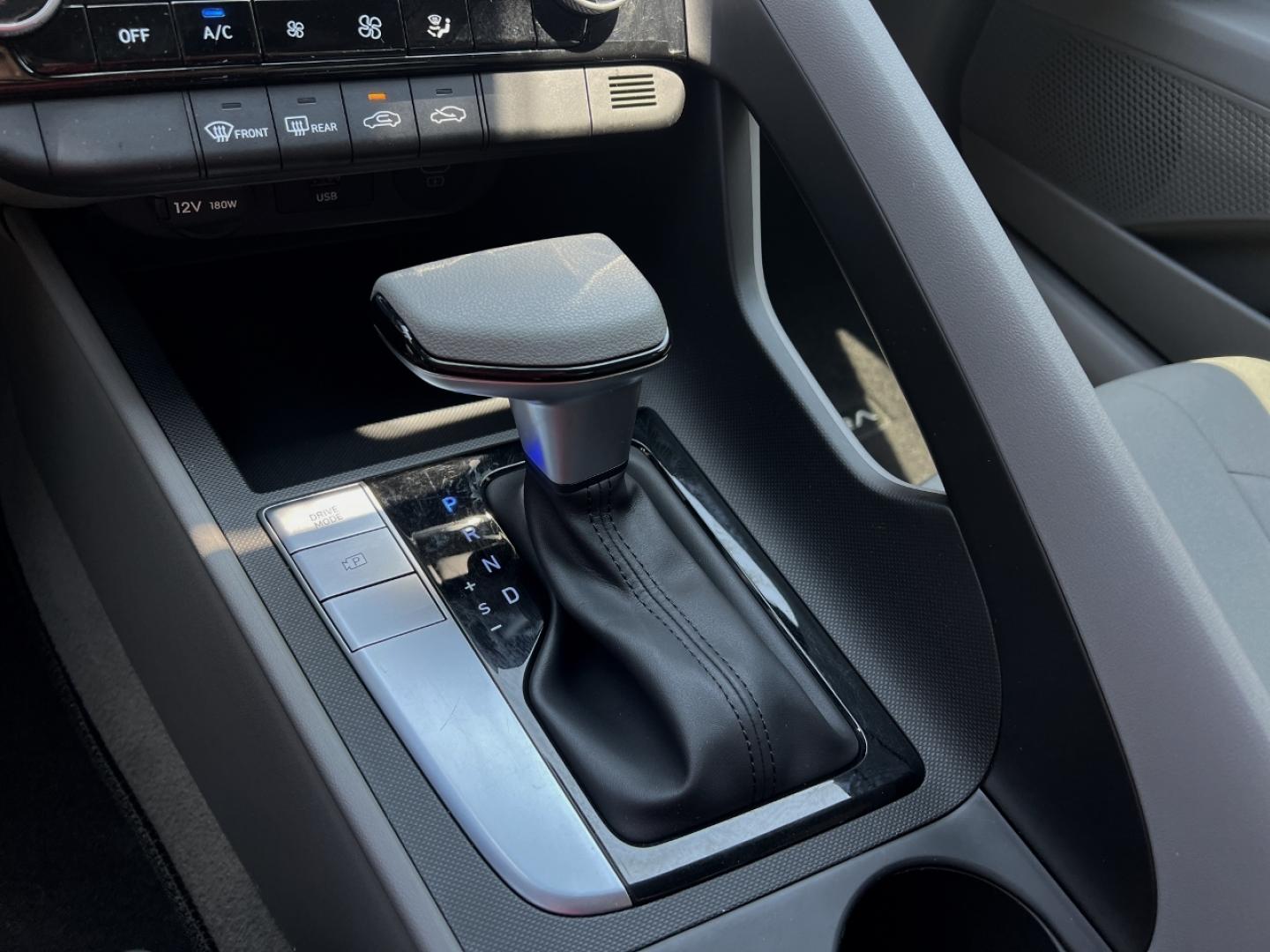 2024 WHITE /Gray Cloth Hyundai Elantra SEL (KMHLM4DG6RU) with an 2.0L 4 Cyl. engine, Automatic transmission, located at 2990 Old Orchard Rd., Jackson, MO, 63755, 37.354214, -89.612106 - 2024 Hyundai Elantra SEL 20xxx miles Front Wheel Drive 2.0L 4 Cyl. Automatic Navigation Backup Camera Bluetooth Remote Start Cruise Power Windows/Locks/Mirrors We have financing available and we accept trades! Fill out a credit application on our website or come by today! If you have any - Photo#22