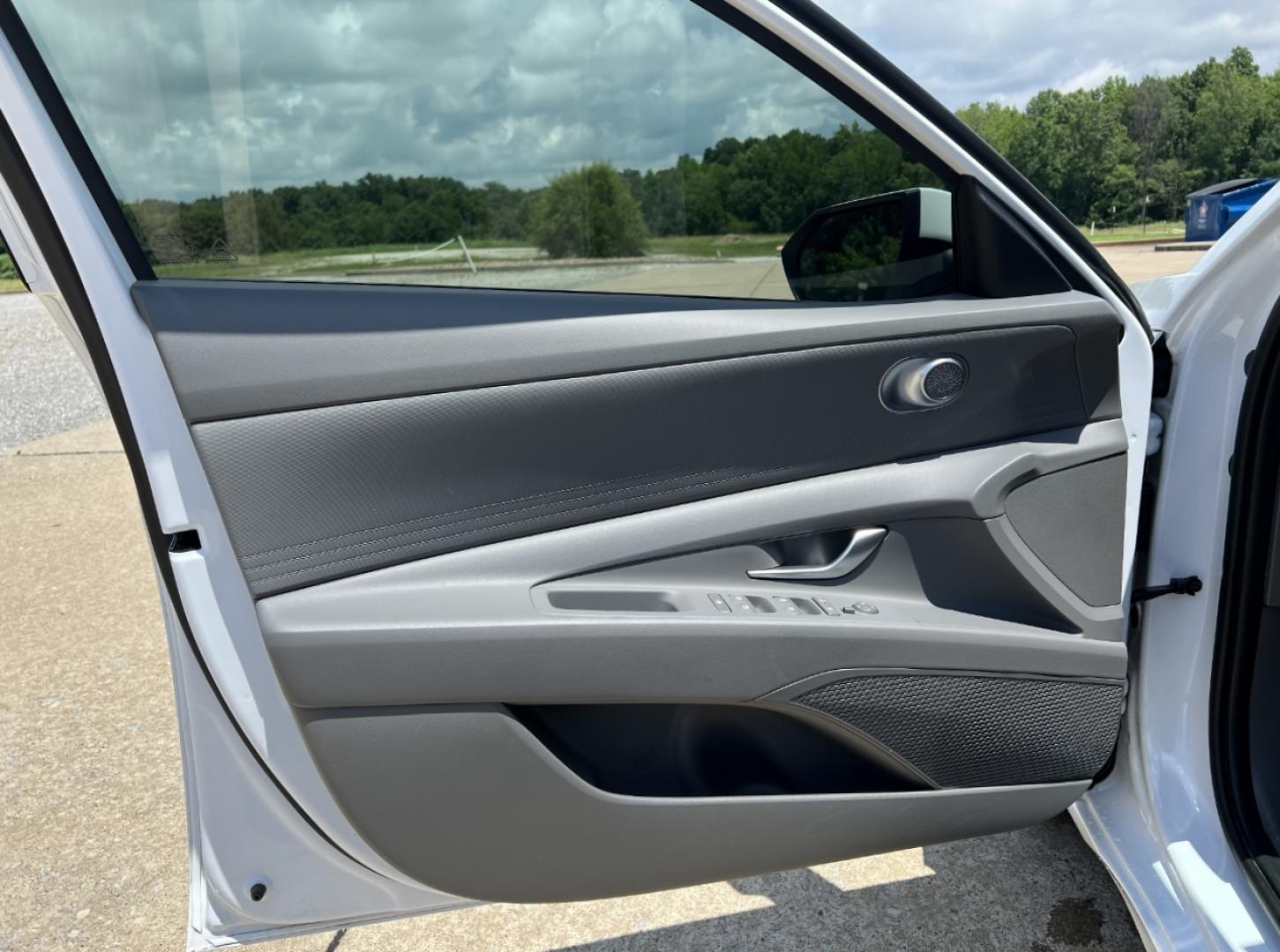 2024 WHITE /Gray Cloth Hyundai Elantra SEL (KMHLM4DG6RU) with an 2.0L 4 Cyl. engine, Automatic transmission, located at 2990 Old Orchard Rd., Jackson, MO, 63755, 37.354214, -89.612106 - 2024 Hyundai Elantra SEL 20xxx miles Front Wheel Drive 2.0L 4 Cyl. Automatic Navigation Backup Camera Bluetooth Remote Start Cruise Power Windows/Locks/Mirrors We have financing available and we accept trades! Fill out a credit application on our website or come by today! If you have any - Photo#12