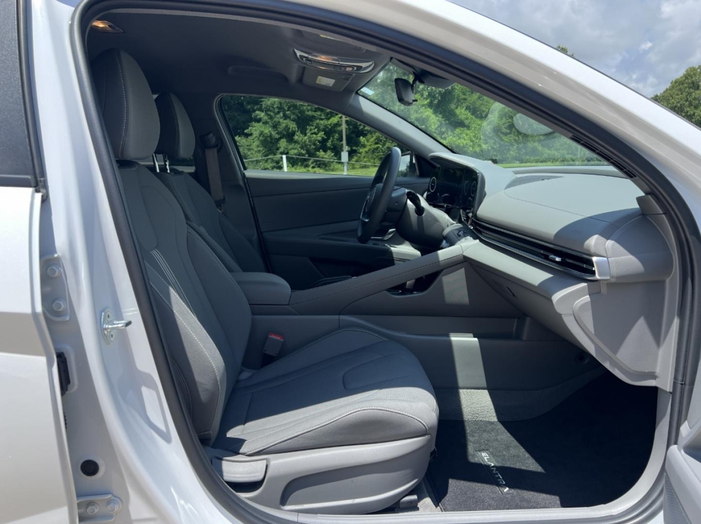 2024 WHITE /Gray Cloth Hyundai Elantra SEL (KMHLM4DG6RU) with an 2.0L 4 Cyl. engine, Automatic transmission, located at 2990 Old Orchard Rd., Jackson, MO, 63755, 37.354214, -89.612106 - 2024 Hyundai Elantra SEL 20xxx miles Front Wheel Drive 2.0L 4 Cyl. Automatic Navigation Backup Camera Bluetooth Remote Start Cruise Power Windows/Locks/Mirrors We have financing available and we accept trades! Fill out a credit application on our website or come by today! If you have any - Photo#15