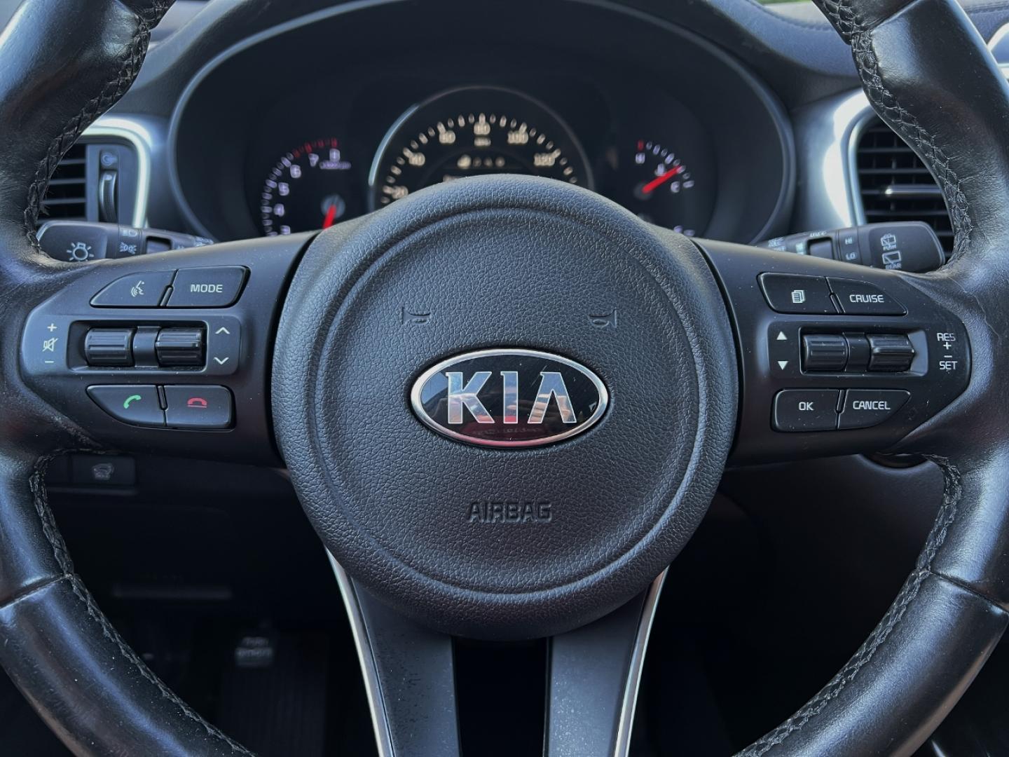2016 SILVER /Black Leather Kia Sorento EX 2WD (5XYPH4A1XGG) with an 2.4L 4 Cyl. engine, Automatic transmission, located at 506 S. Kingshighway, Cape Girardeau, MO, 63703, (573) 235-5000, 37.294991, -89.553635 - 2016 Kia Sorento EX 1-Owner 92xxx miles Front Wheel Drive 2.0L 4 Cyl. Automatic Leather Power/Heated Seats Backup Camera Bluetooth Cruise Power Windows/Locks/Mirrors We have financing available and we accept trades! Fill out a credit application on our website or come by today! If you h - Photo#22