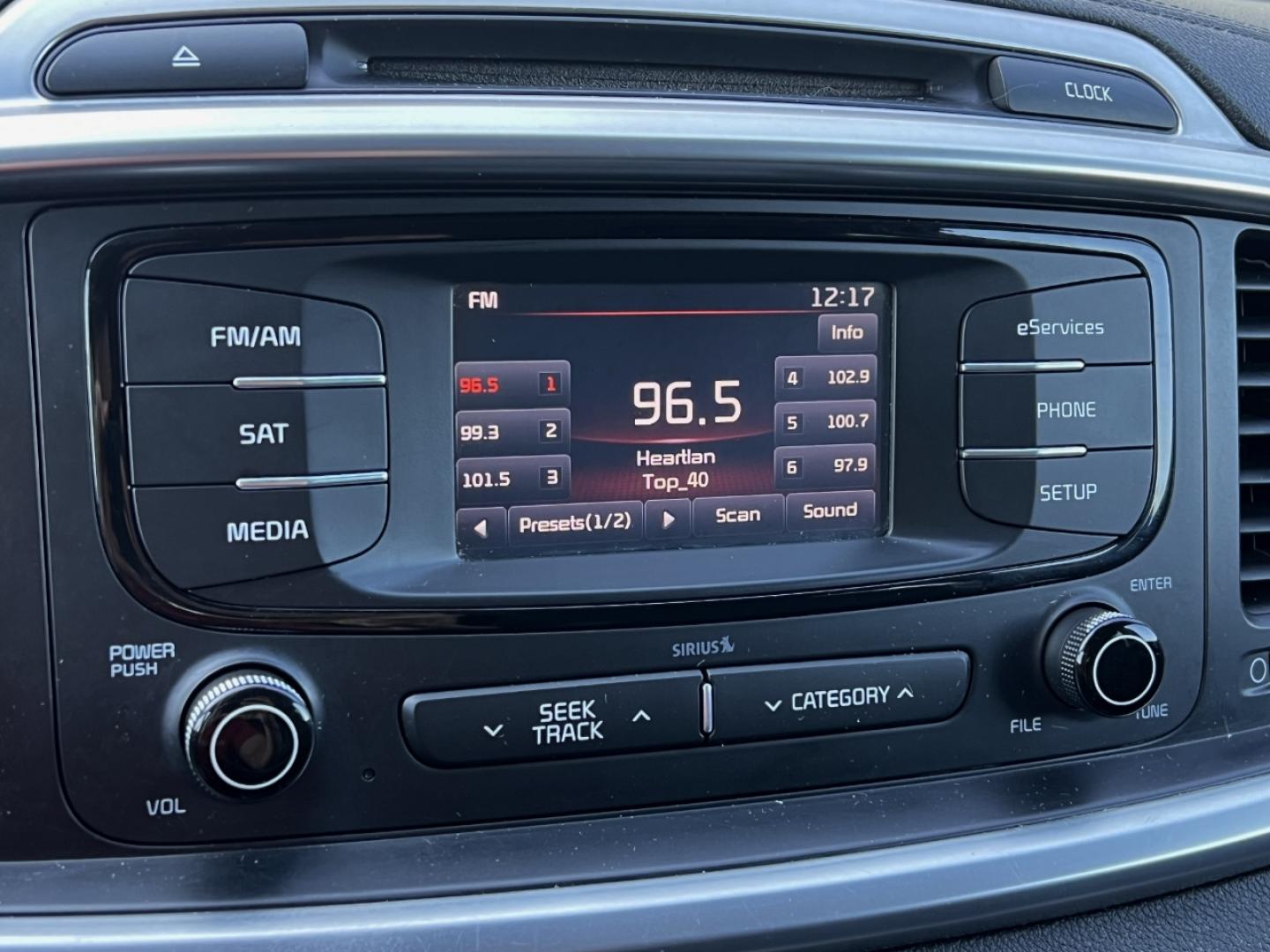 2016 SILVER /Black Leather Kia Sorento EX 2WD (5XYPH4A1XGG) with an 2.4L 4 Cyl. engine, Automatic transmission, located at 506 S. Kingshighway, Cape Girardeau, MO, 63703, (573) 235-5000, 37.294991, -89.553635 - 2016 Kia Sorento EX 1-Owner 92xxx miles Front Wheel Drive 2.0L 4 Cyl. Automatic Leather Power/Heated Seats Backup Camera Bluetooth Cruise Power Windows/Locks/Mirrors We have financing available and we accept trades! Fill out a credit application on our website or come by today! If you h - Photo#26