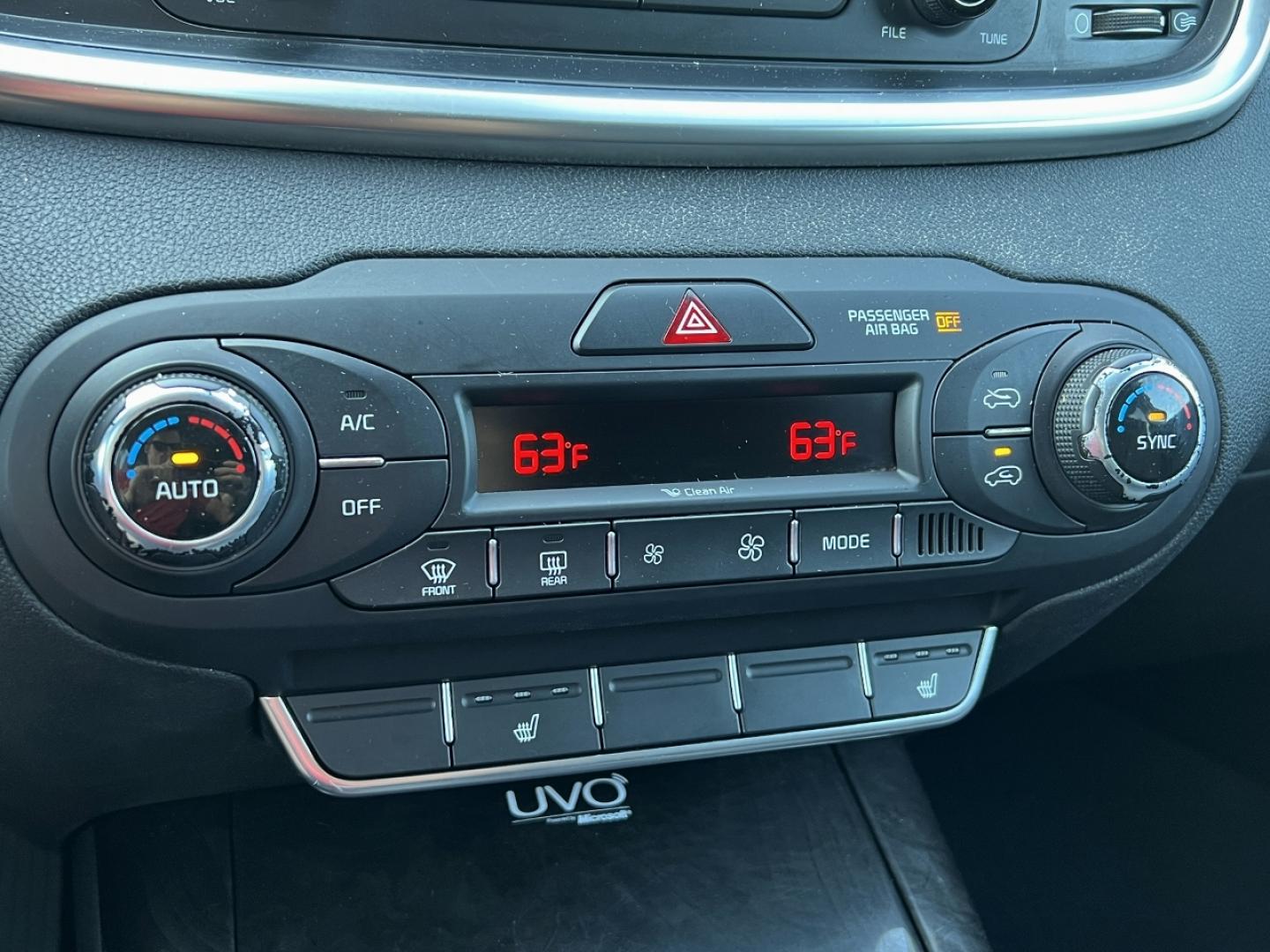 2016 SILVER /Black Leather Kia Sorento EX 2WD (5XYPH4A1XGG) with an 2.4L 4 Cyl. engine, Automatic transmission, located at 506 S. Kingshighway, Cape Girardeau, MO, 63703, (573) 235-5000, 37.294991, -89.553635 - 2016 Kia Sorento EX 1-Owner 92xxx miles Front Wheel Drive 2.0L 4 Cyl. Automatic Leather Power/Heated Seats Backup Camera Bluetooth Cruise Power Windows/Locks/Mirrors We have financing available and we accept trades! Fill out a credit application on our website or come by today! If you h - Photo#27