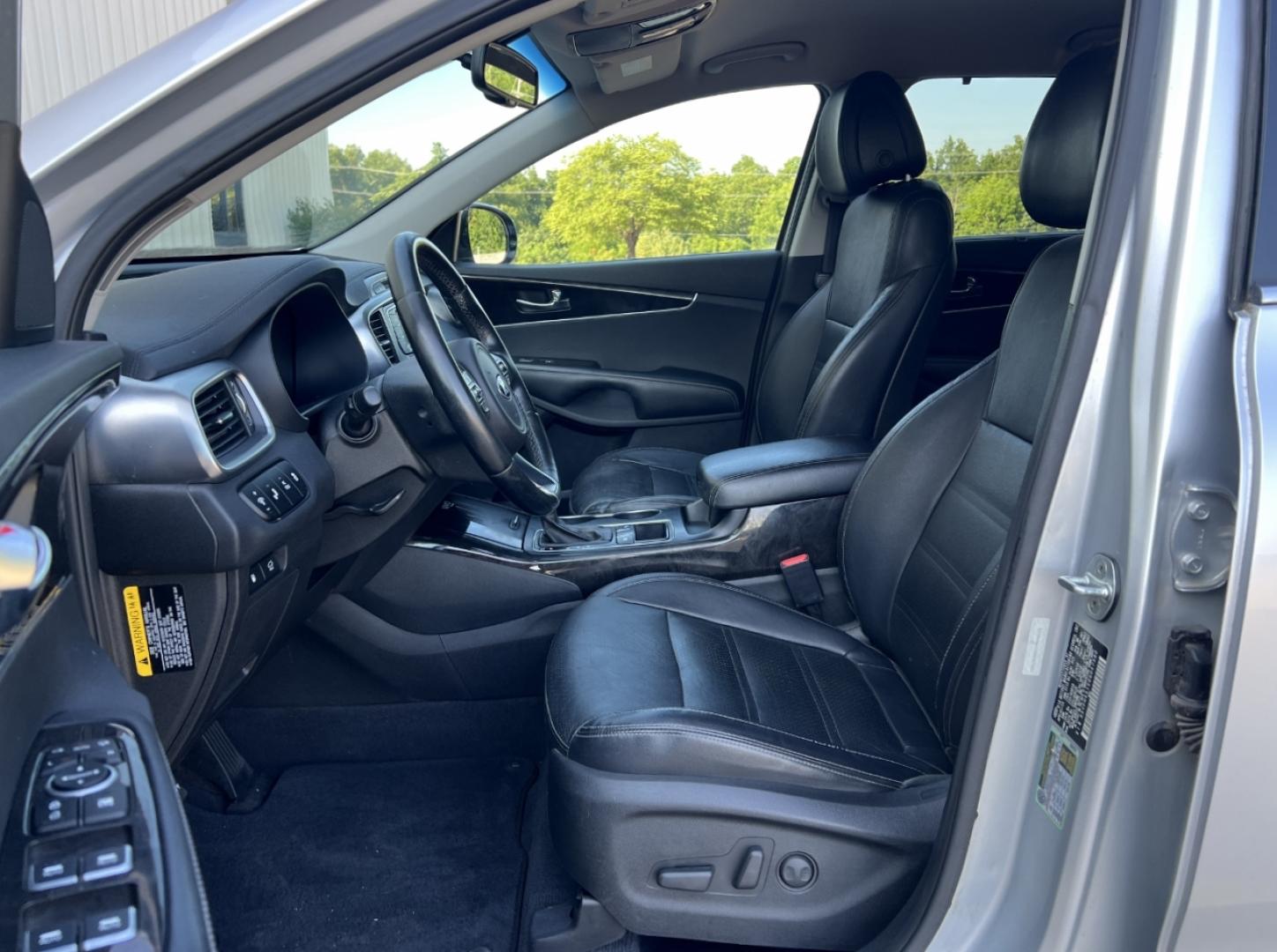 2016 SILVER /Black Leather Kia Sorento EX 2WD (5XYPH4A1XGG) with an 2.4L 4 Cyl. engine, Automatic transmission, located at 506 S. Kingshighway, Cape Girardeau, MO, 63703, (573) 235-5000, 37.294991, -89.553635 - 2016 Kia Sorento EX 1-Owner 92xxx miles Front Wheel Drive 2.0L 4 Cyl. Automatic Leather Power/Heated Seats Backup Camera Bluetooth Cruise Power Windows/Locks/Mirrors We have financing available and we accept trades! Fill out a credit application on our website or come by today! If you h - Photo#13
