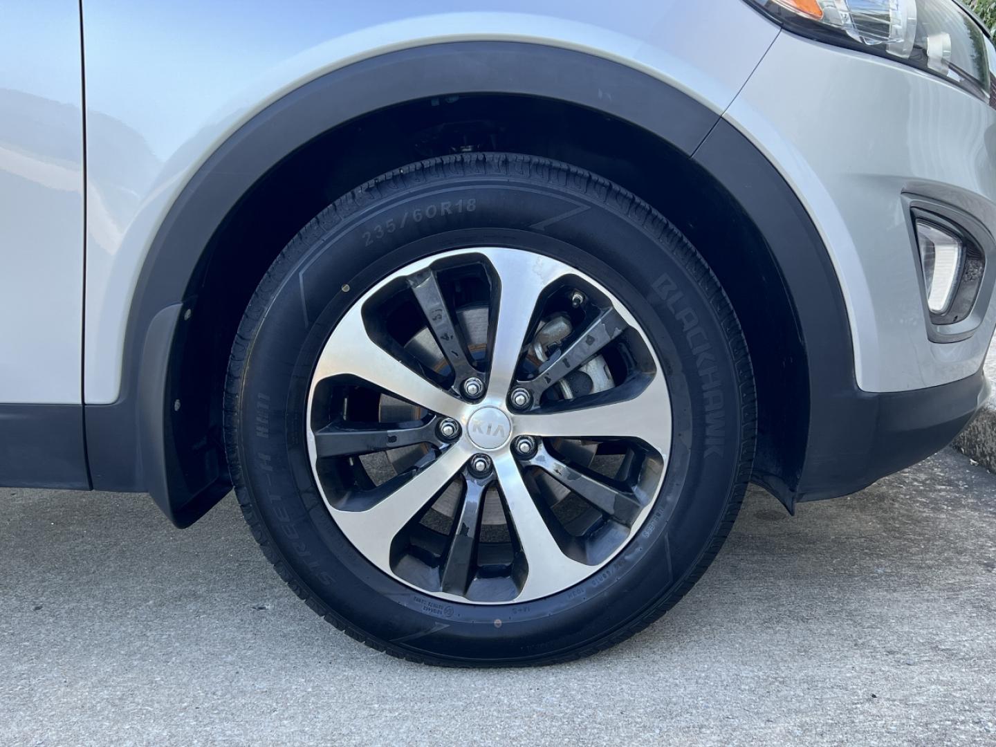 2016 SILVER /Black Leather Kia Sorento EX 2WD (5XYPH4A1XGG) with an 2.4L 4 Cyl. engine, Automatic transmission, located at 506 S. Kingshighway, Cape Girardeau, MO, 63703, (573) 235-5000, 37.294991, -89.553635 - 2016 Kia Sorento EX 1-Owner 92xxx miles Front Wheel Drive 2.0L 4 Cyl. Automatic Leather Power/Heated Seats Backup Camera Bluetooth Cruise Power Windows/Locks/Mirrors We have financing available and we accept trades! Fill out a credit application on our website or come by today! If you h - Photo#38