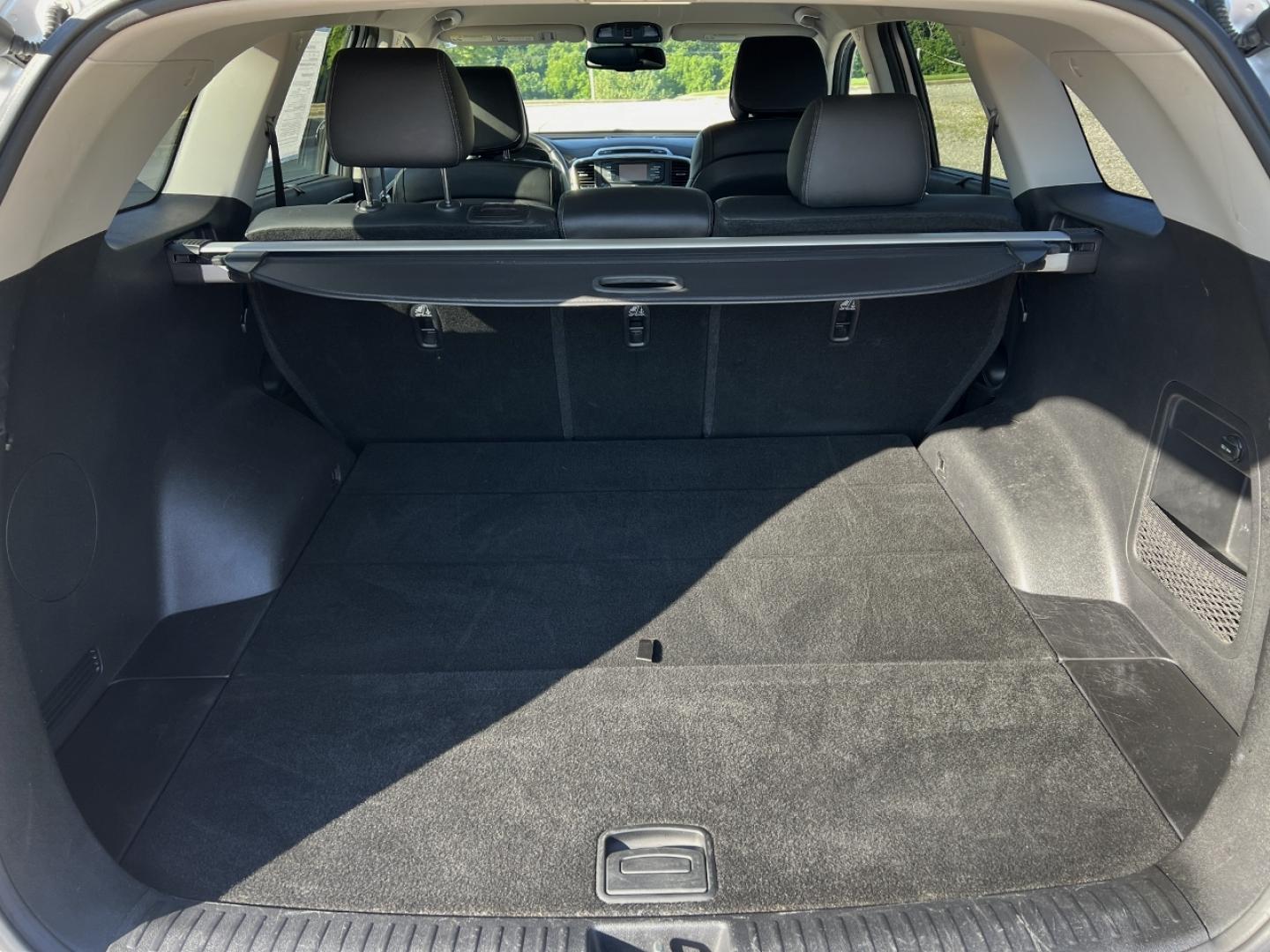 2016 SILVER /Black Leather Kia Sorento EX 2WD (5XYPH4A1XGG) with an 2.4L 4 Cyl. engine, Automatic transmission, located at 506 S. Kingshighway, Cape Girardeau, MO, 63703, (573) 235-5000, 37.294991, -89.553635 - 2016 Kia Sorento EX 1-Owner 92xxx miles Front Wheel Drive 2.0L 4 Cyl. Automatic Leather Power/Heated Seats Backup Camera Bluetooth Cruise Power Windows/Locks/Mirrors We have financing available and we accept trades! Fill out a credit application on our website or come by today! If you h - Photo#19