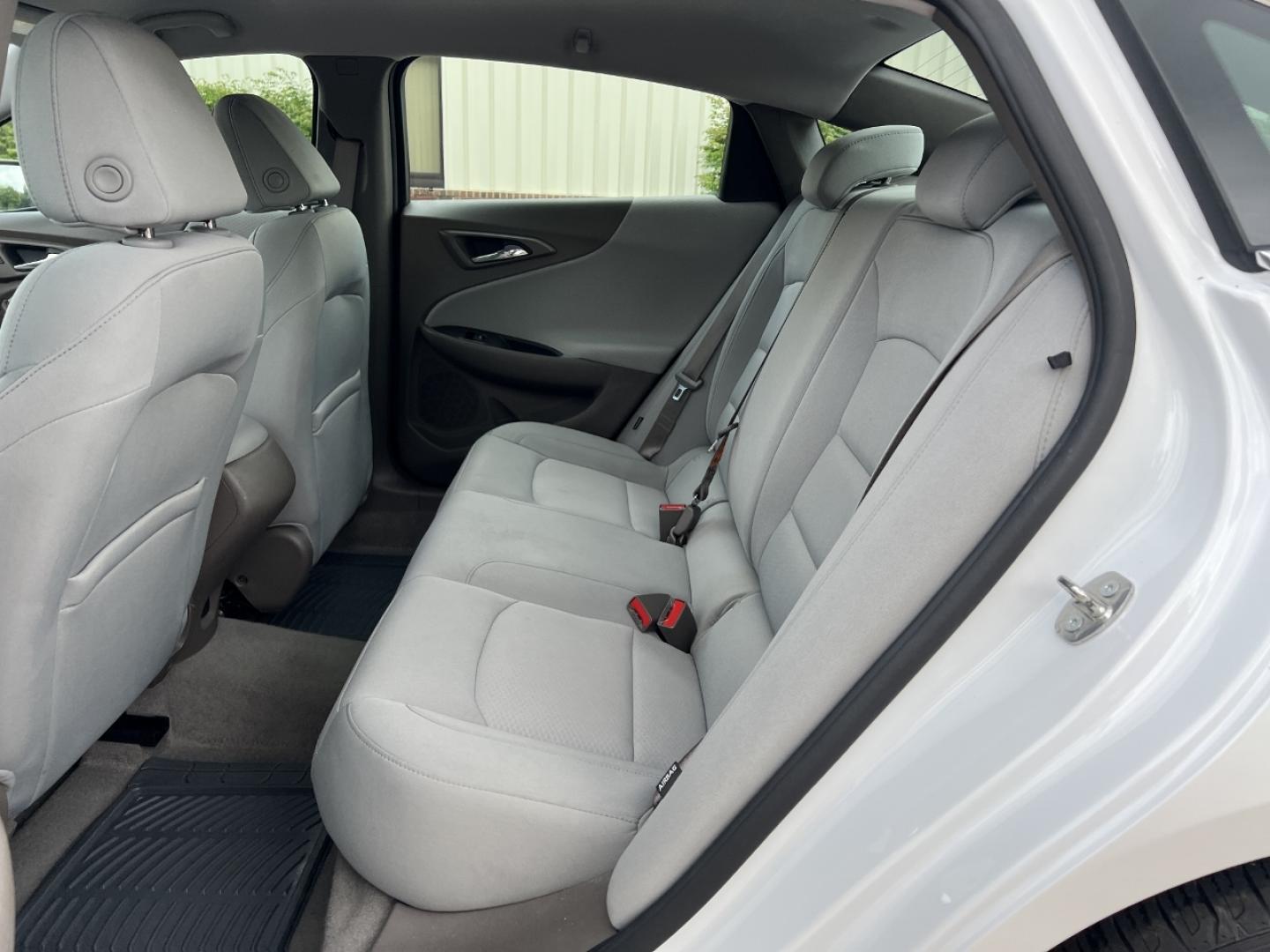 2020 WHITE /Gray Cloth Chevrolet Malibu LS (1G1ZC5ST9LF) with an 1.5L 4 Cyl. engine, Automatic transmission, located at 2990 Old Orchard Rd., Jackson, MO, 63755, 37.354214, -89.612106 - 2020 Chevrolet Malibu LS 1-Owner 121xxx miles Front Wheel Drive 1.5L 4 Cyl. Automatic Backup Camera Bluetooth Cruise Power Windows/Locks/Mirrors We have financing available and we accept trades! Fill out a credit application on our website or come by today! If you have any questions, give - Photo#14