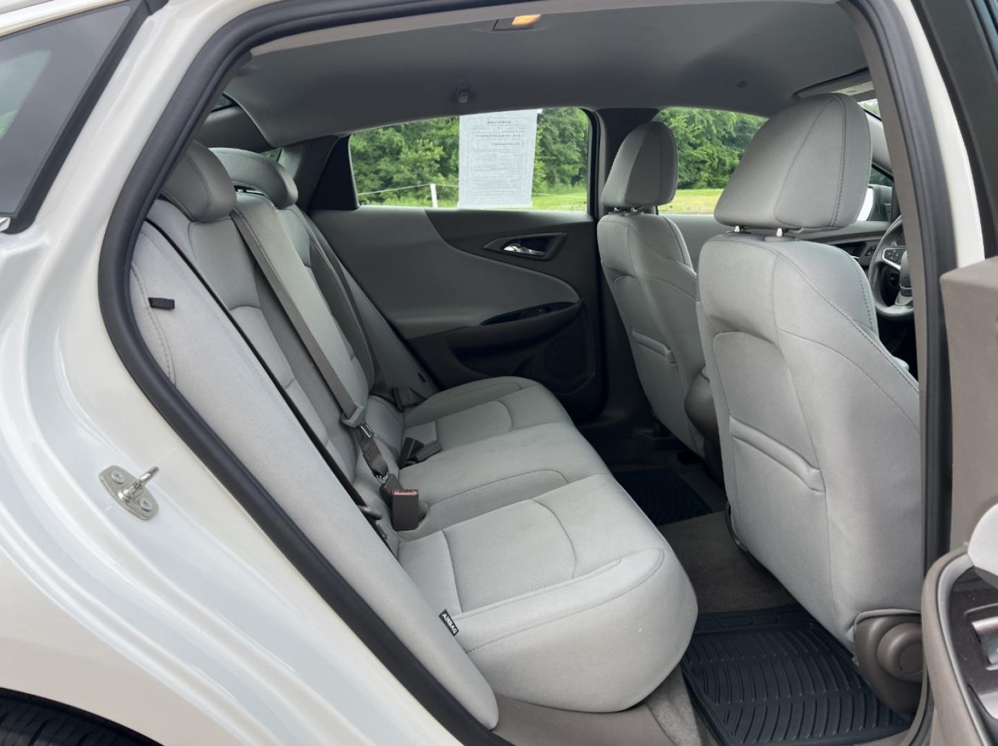 2020 WHITE /Gray Cloth Chevrolet Malibu LS (1G1ZC5ST9LF) with an 1.5L 4 Cyl. engine, Automatic transmission, located at 2990 Old Orchard Rd., Jackson, MO, 63755, 37.354214, -89.612106 - 2020 Chevrolet Malibu LS 1-Owner 121xxx miles Front Wheel Drive 1.5L 4 Cyl. Automatic Backup Camera Bluetooth Cruise Power Windows/Locks/Mirrors We have financing available and we accept trades! Fill out a credit application on our website or come by today! If you have any questions, give - Photo#15
