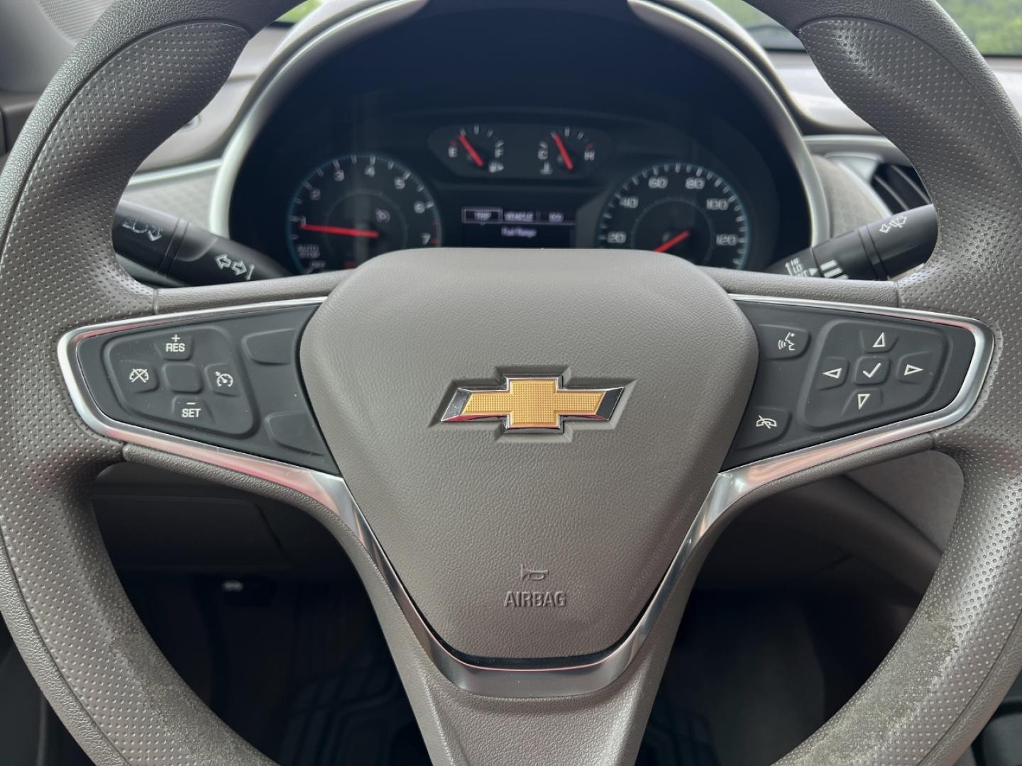 2020 WHITE /Gray Cloth Chevrolet Malibu LS (1G1ZC5ST9LF) with an 1.5L 4 Cyl. engine, Automatic transmission, located at 2990 Old Orchard Rd., Jackson, MO, 63755, 37.354214, -89.612106 - 2020 Chevrolet Malibu LS 1-Owner 121xxx miles Front Wheel Drive 1.5L 4 Cyl. Automatic Backup Camera Bluetooth Cruise Power Windows/Locks/Mirrors We have financing available and we accept trades! Fill out a credit application on our website or come by today! If you have any questions, give - Photo#19