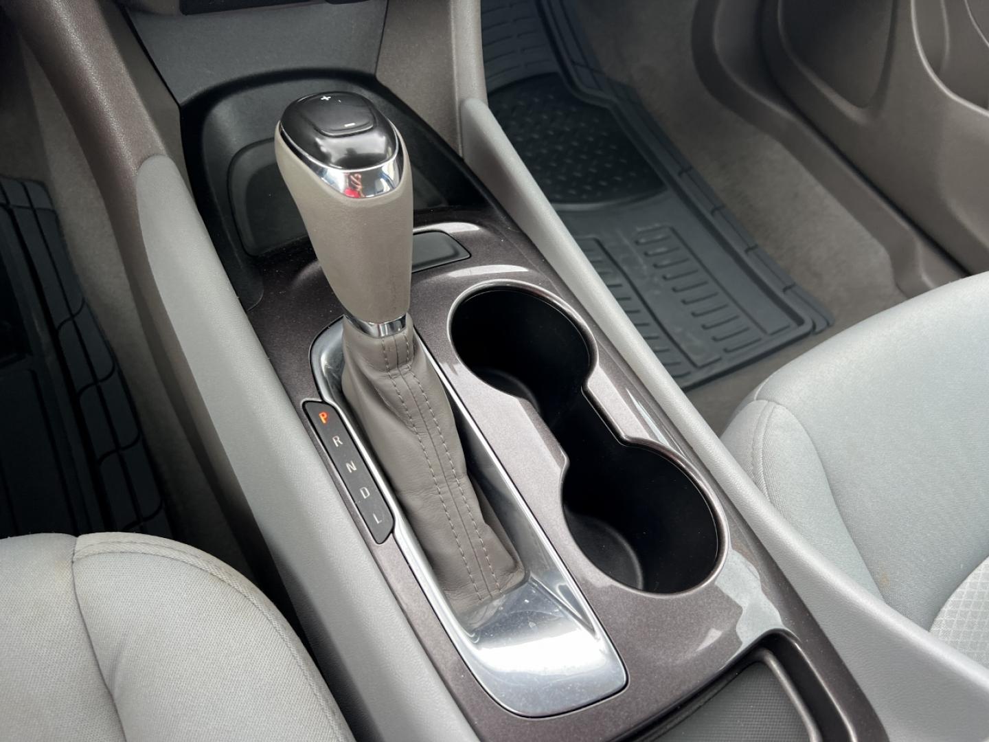 2020 WHITE /Gray Cloth Chevrolet Malibu LS (1G1ZC5ST9LF) with an 1.5L 4 Cyl. engine, Automatic transmission, located at 2990 Old Orchard Rd., Jackson, MO, 63755, 37.354214, -89.612106 - 2020 Chevrolet Malibu LS 1-Owner 121xxx miles Front Wheel Drive 1.5L 4 Cyl. Automatic Backup Camera Bluetooth Cruise Power Windows/Locks/Mirrors We have financing available and we accept trades! Fill out a credit application on our website or come by today! If you have any questions, give - Photo#21